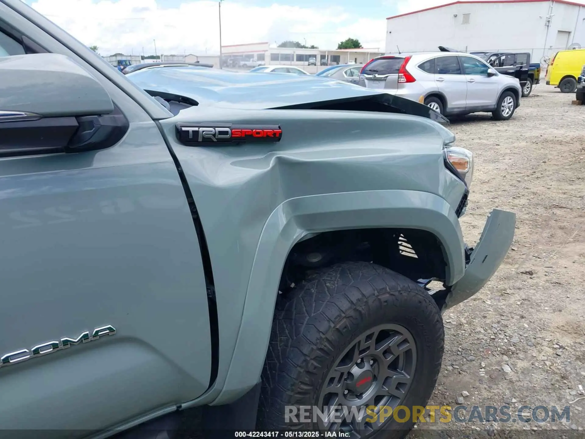 18 Photograph of a damaged car 3TMCZ5ANXNM498688 TOYOTA TACOMA 2022