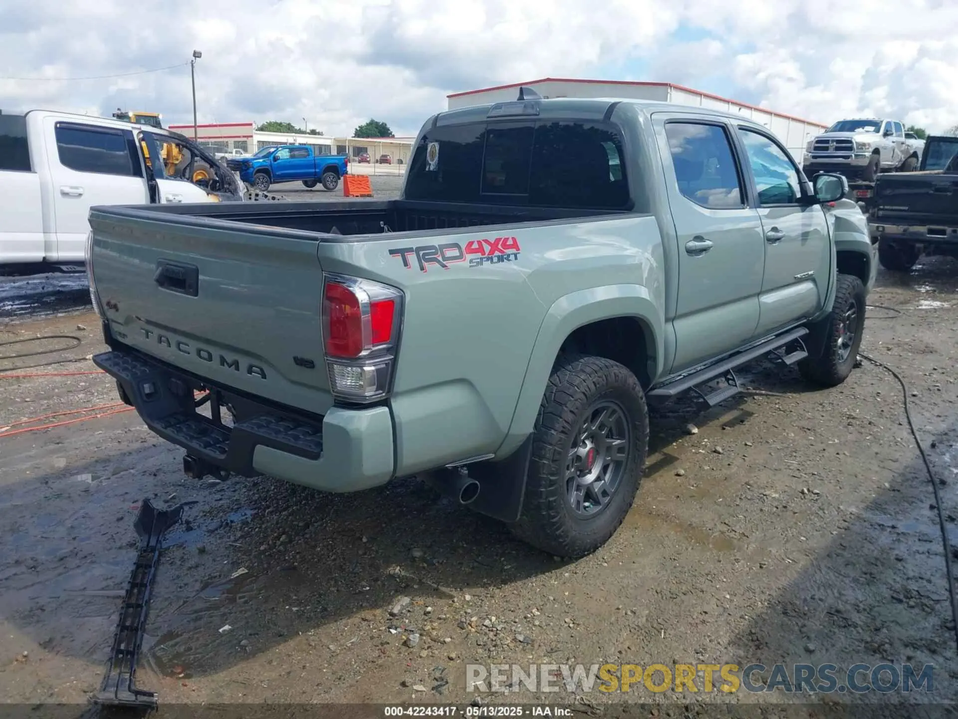 4 Photograph of a damaged car 3TMCZ5ANXNM498688 TOYOTA TACOMA 2022
