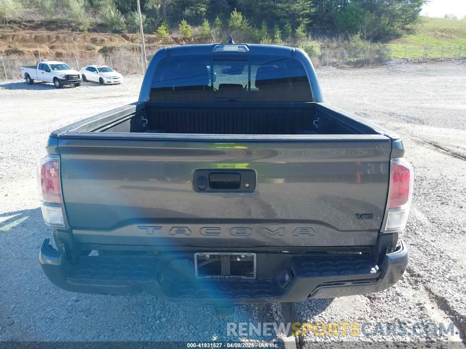 16 Photograph of a damaged car 3TMCZ5ANXNM508653 TOYOTA TACOMA 2022