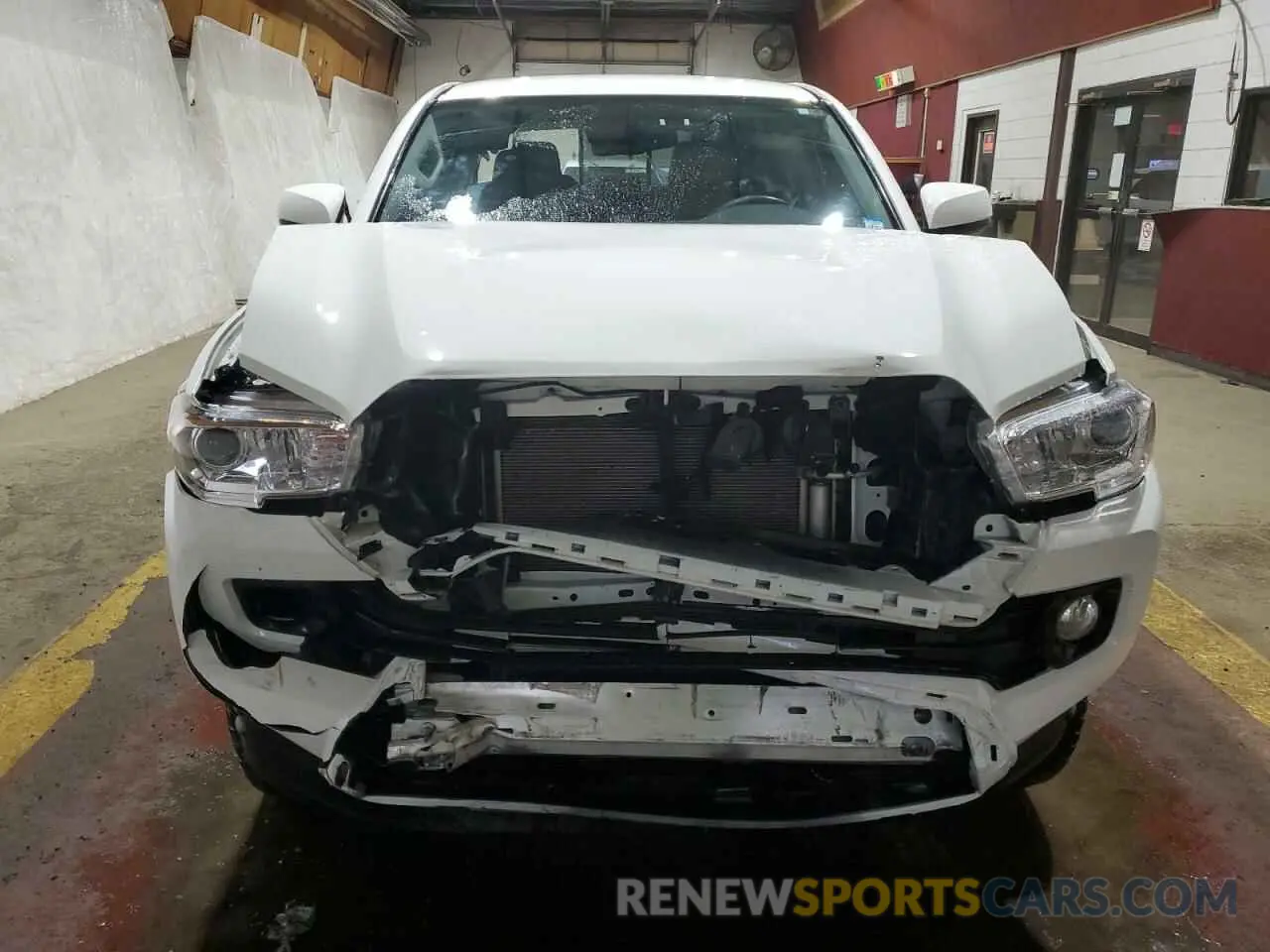 5 Photograph of a damaged car 3TMCZ5ANXNM523735 TOYOTA TACOMA 2022