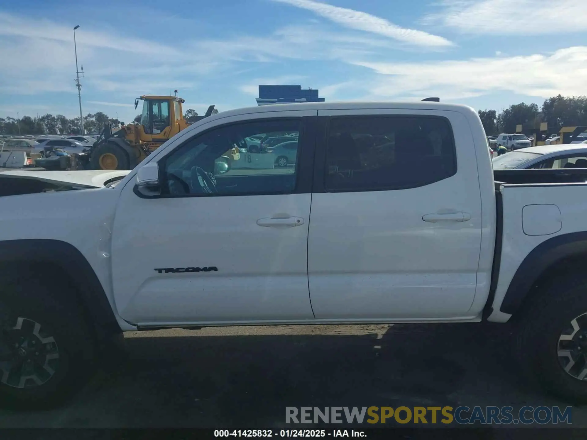 14 Photograph of a damaged car 3TMCZ5ANXNM528031 TOYOTA TACOMA 2022