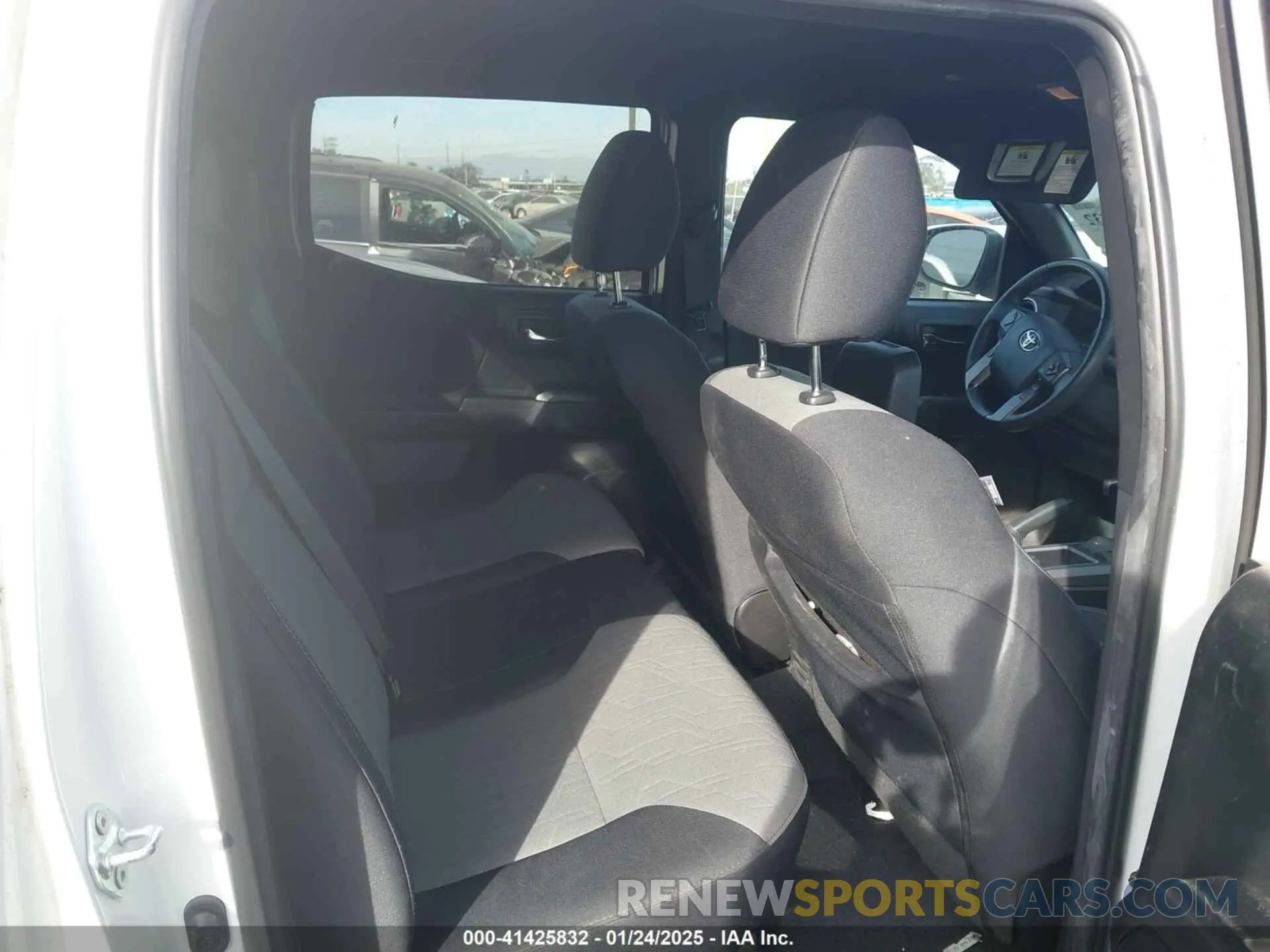 8 Photograph of a damaged car 3TMCZ5ANXNM528031 TOYOTA TACOMA 2022