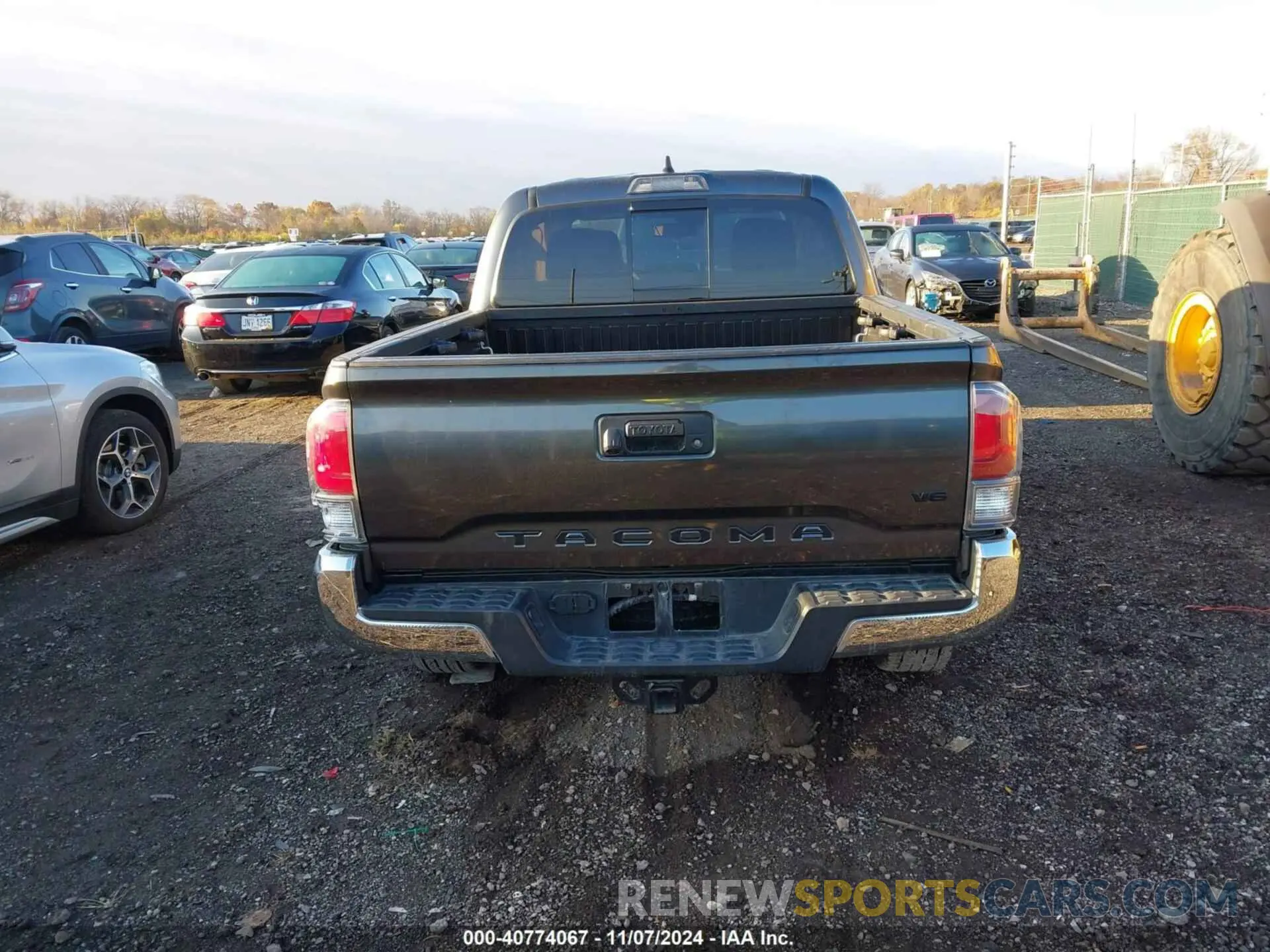 17 Photograph of a damaged car 3TMCZ5ANXNM532628 TOYOTA TACOMA 2022