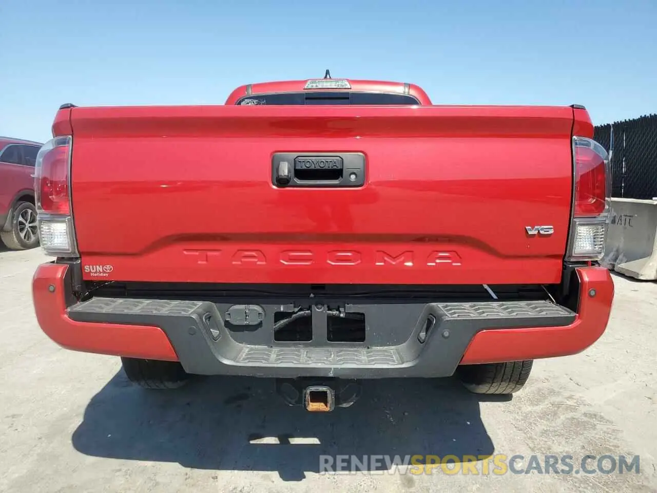 6 Photograph of a damaged car 3TMDZ5BN1NM122738 TOYOTA TACOMA 2022