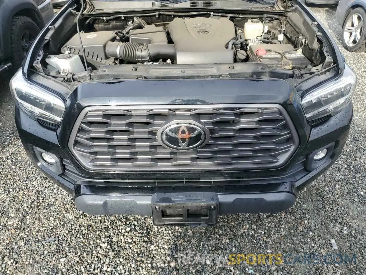 11 Photograph of a damaged car 3TMDZ5BN1NM126384 TOYOTA TACOMA 2022