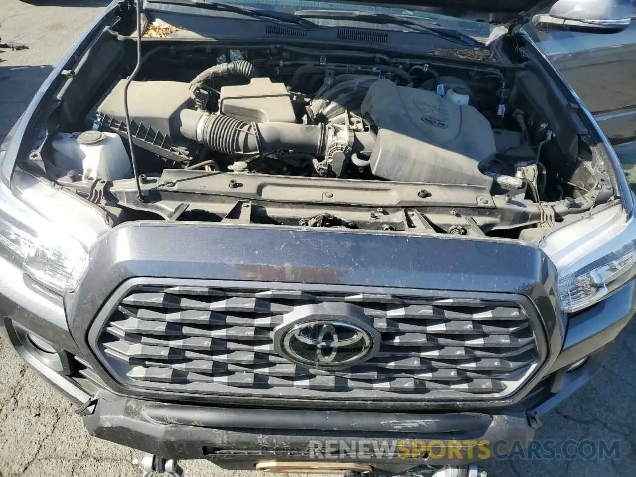 11 Photograph of a damaged car 3TMDZ5BN1NM130791 TOYOTA TACOMA 2022