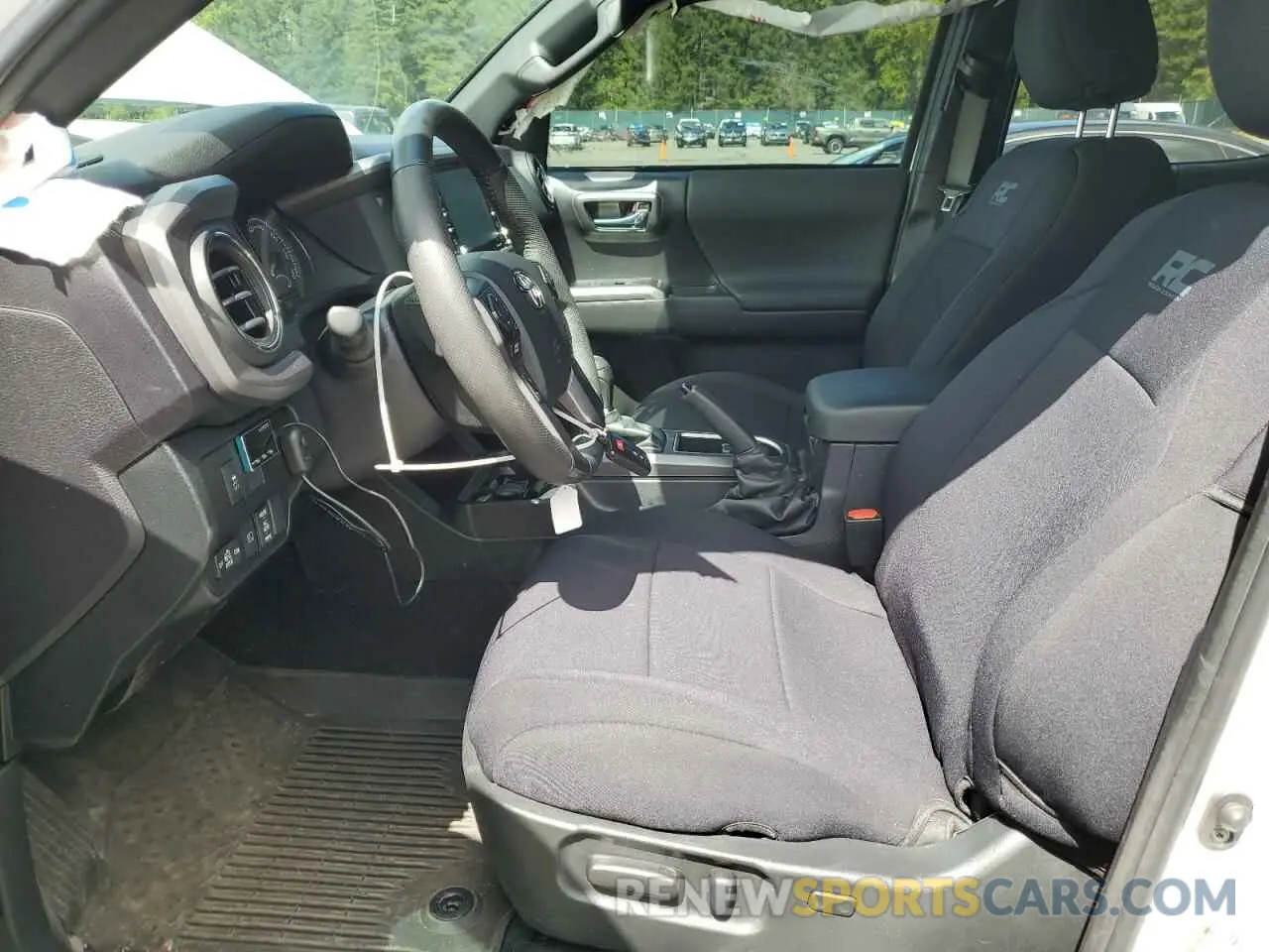 7 Photograph of a damaged car 3TMDZ5BN1NM136395 TOYOTA TACOMA 2022