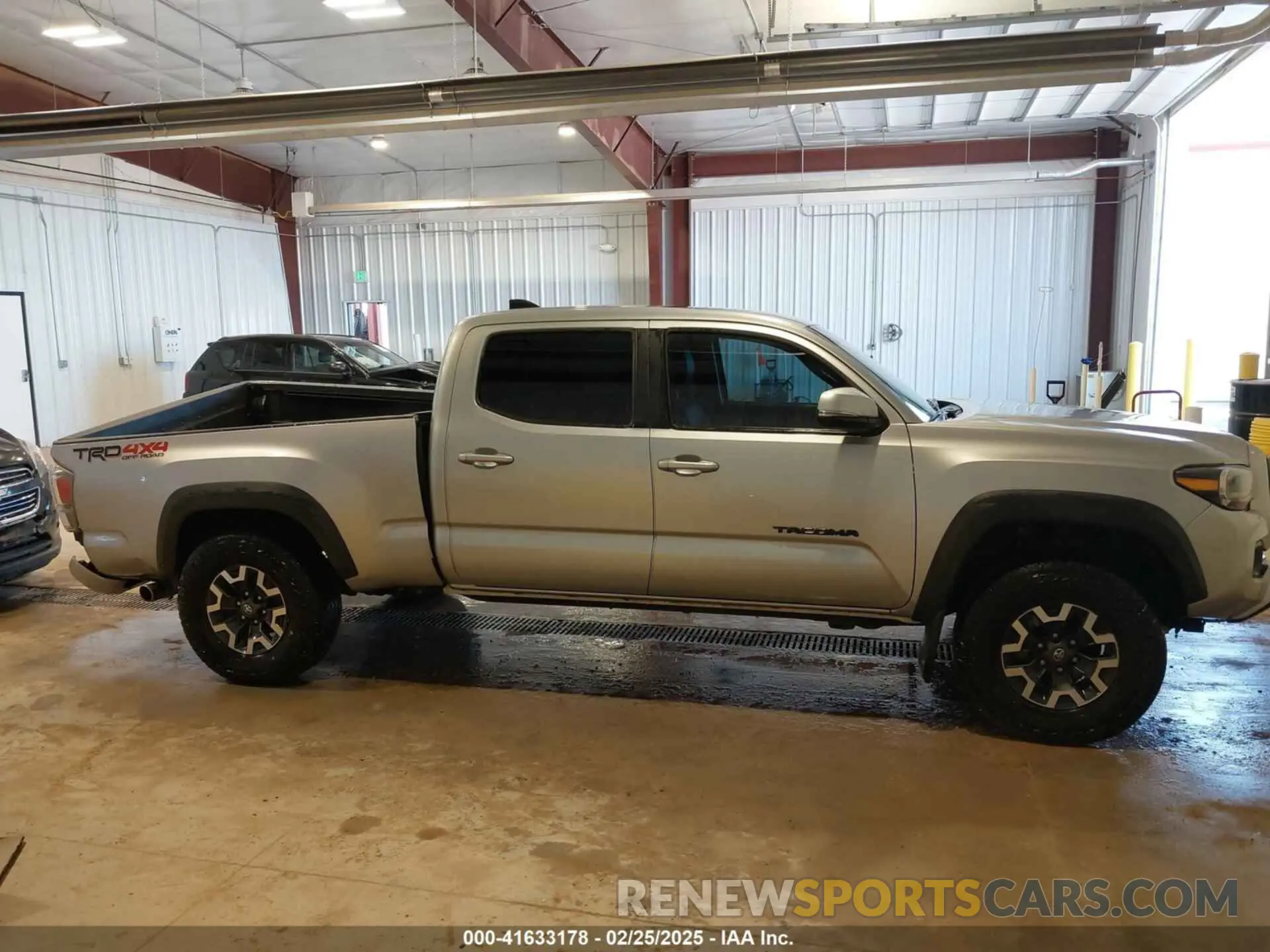 13 Photograph of a damaged car 3TMDZ5BN2NM124398 TOYOTA TACOMA 2022