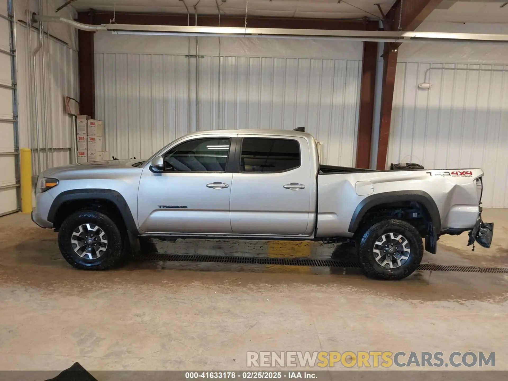 14 Photograph of a damaged car 3TMDZ5BN2NM124398 TOYOTA TACOMA 2022