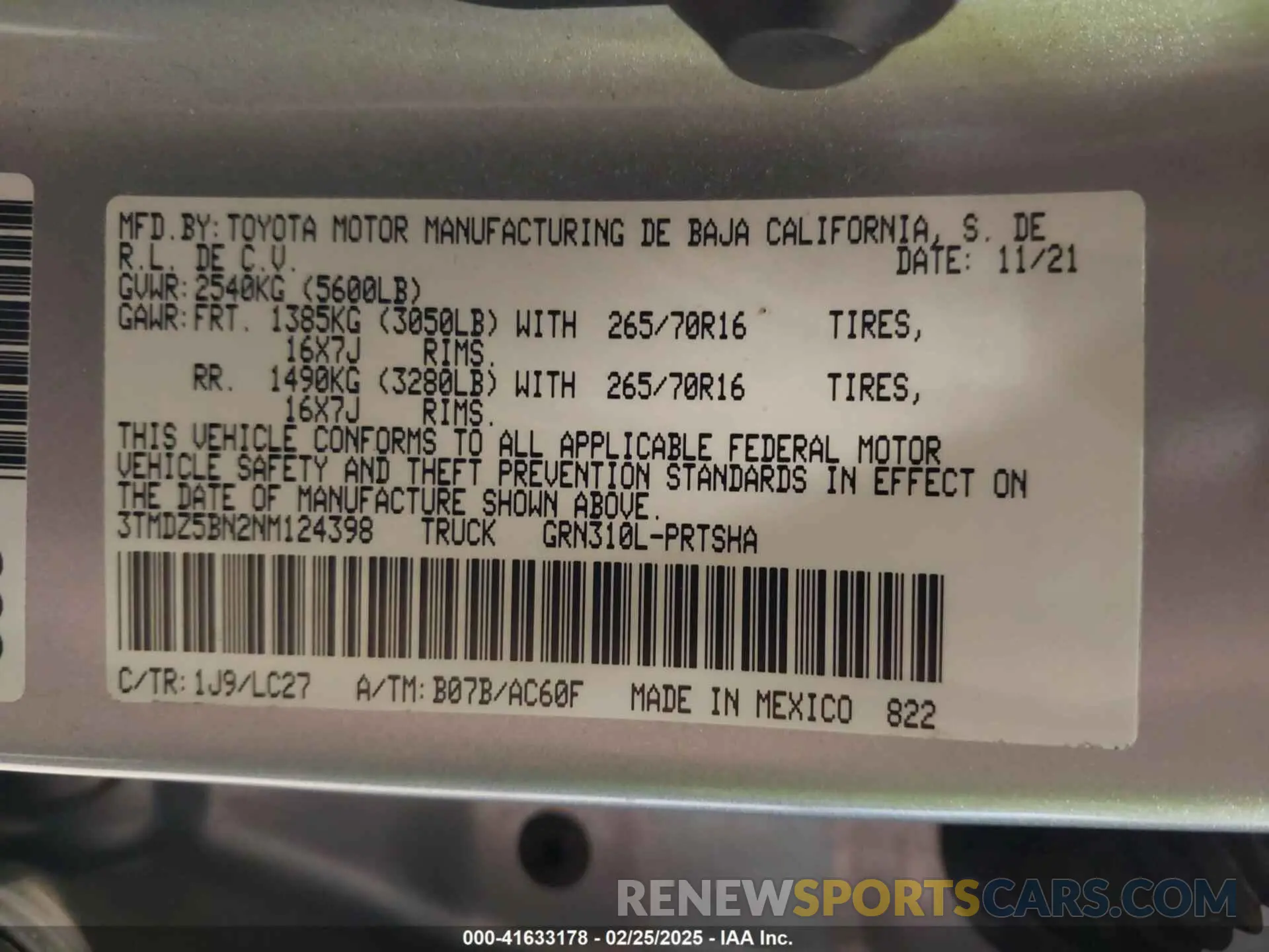 9 Photograph of a damaged car 3TMDZ5BN2NM124398 TOYOTA TACOMA 2022