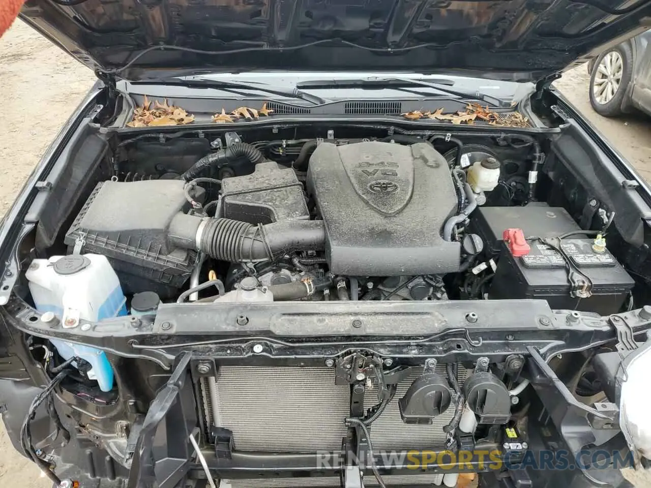 11 Photograph of a damaged car 3TMDZ5BN2NM126197 TOYOTA TACOMA 2022