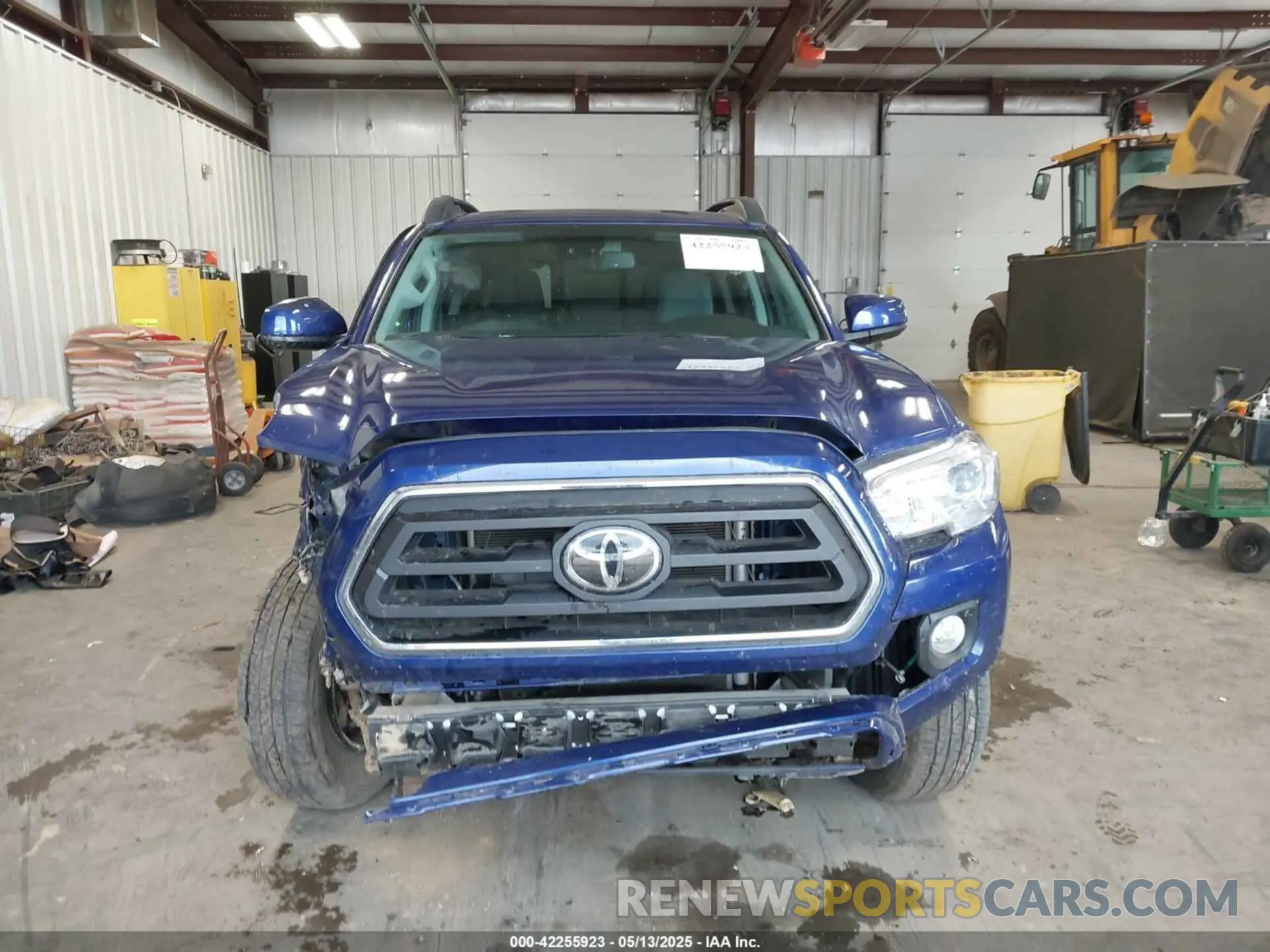 11 Photograph of a damaged car 3TMDZ5BN2NM139659 TOYOTA TACOMA 2022