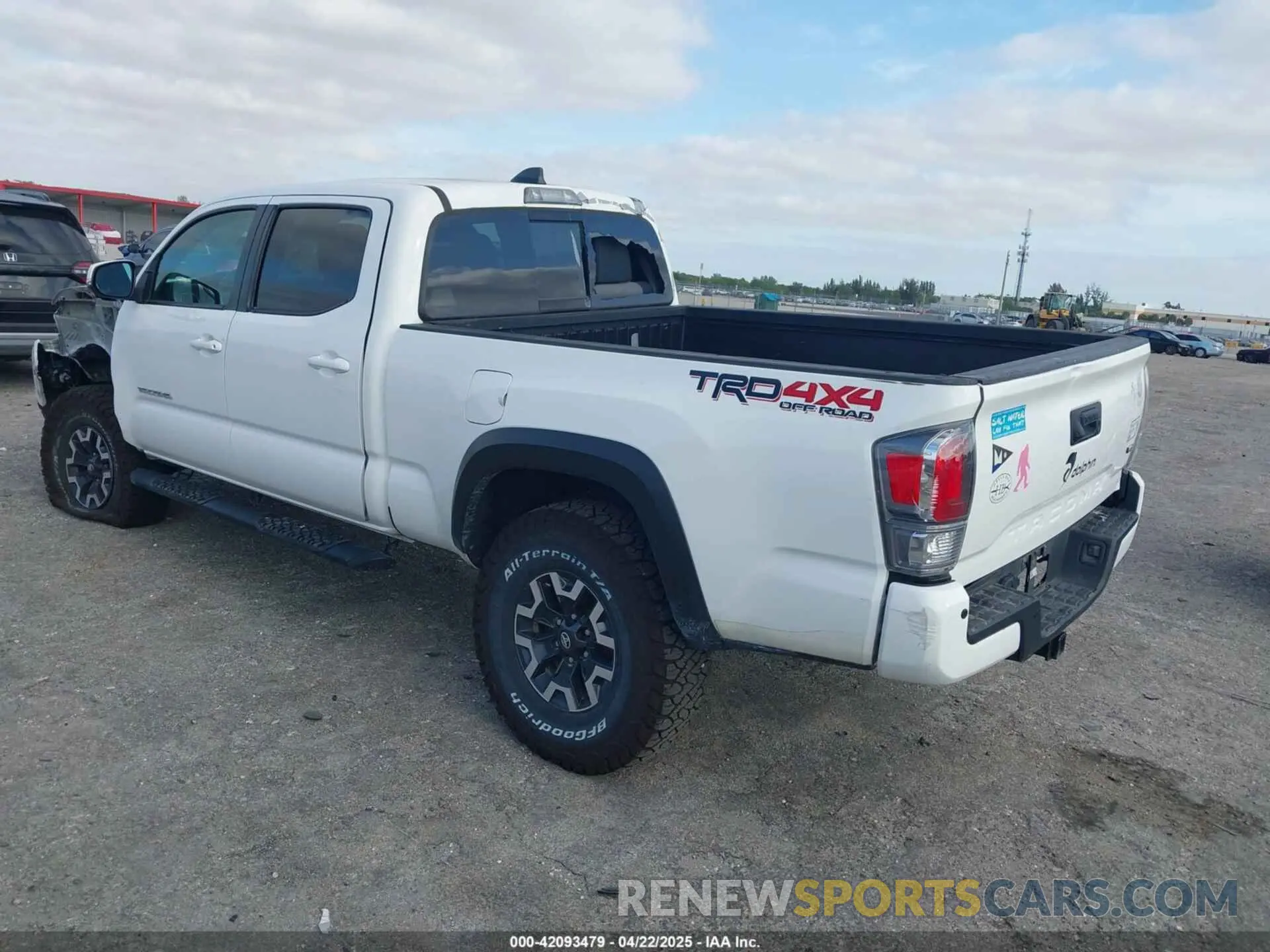 3 Photograph of a damaged car 3TMDZ5BN4NM136035 TOYOTA TACOMA 2022