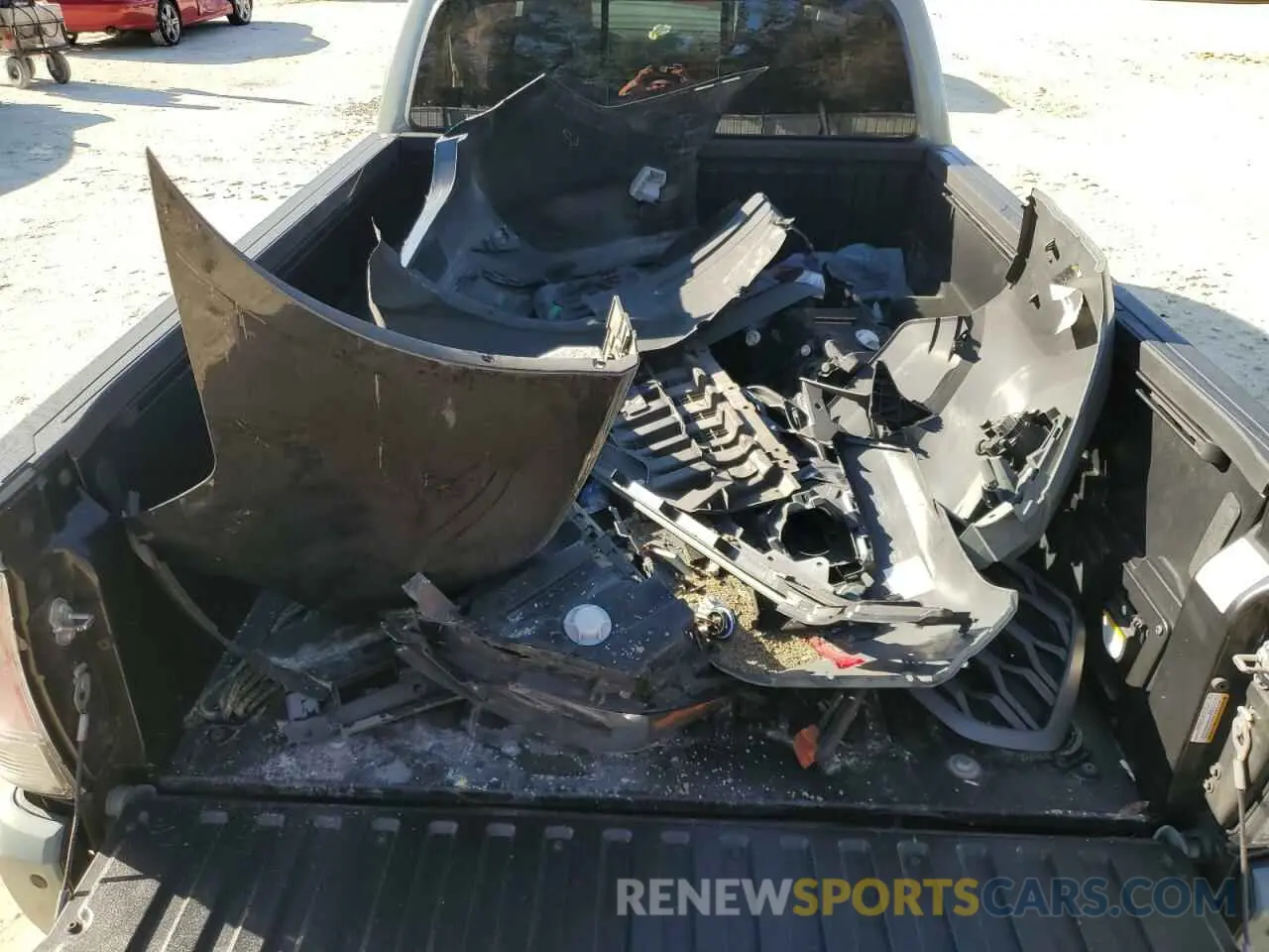 13 Photograph of a damaged car 3TMDZ5BN5NM135699 TOYOTA TACOMA 2022