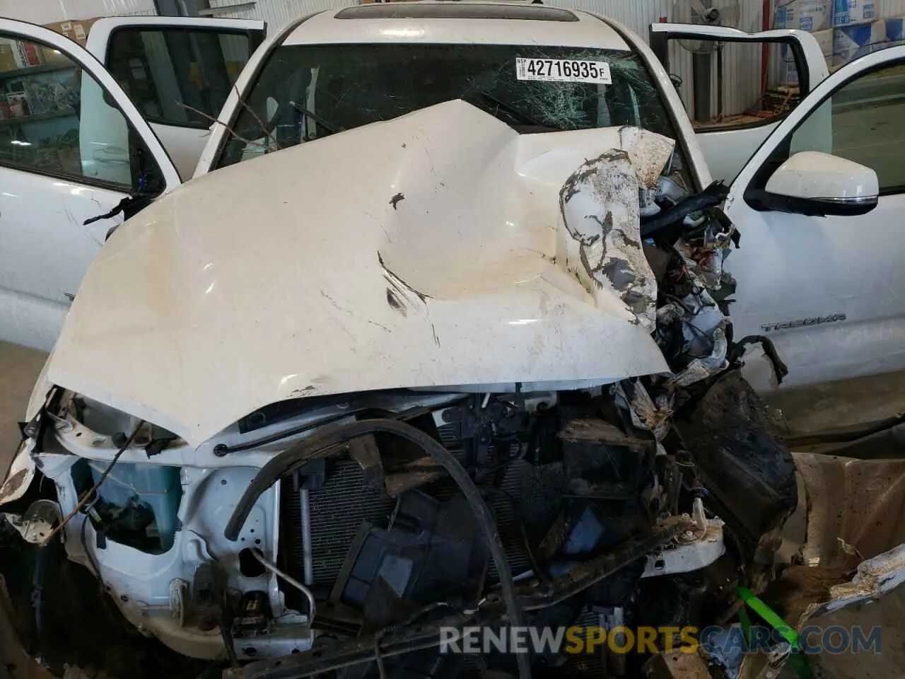 11 Photograph of a damaged car 3TMDZ5BN7NM124347 TOYOTA TACOMA 2022