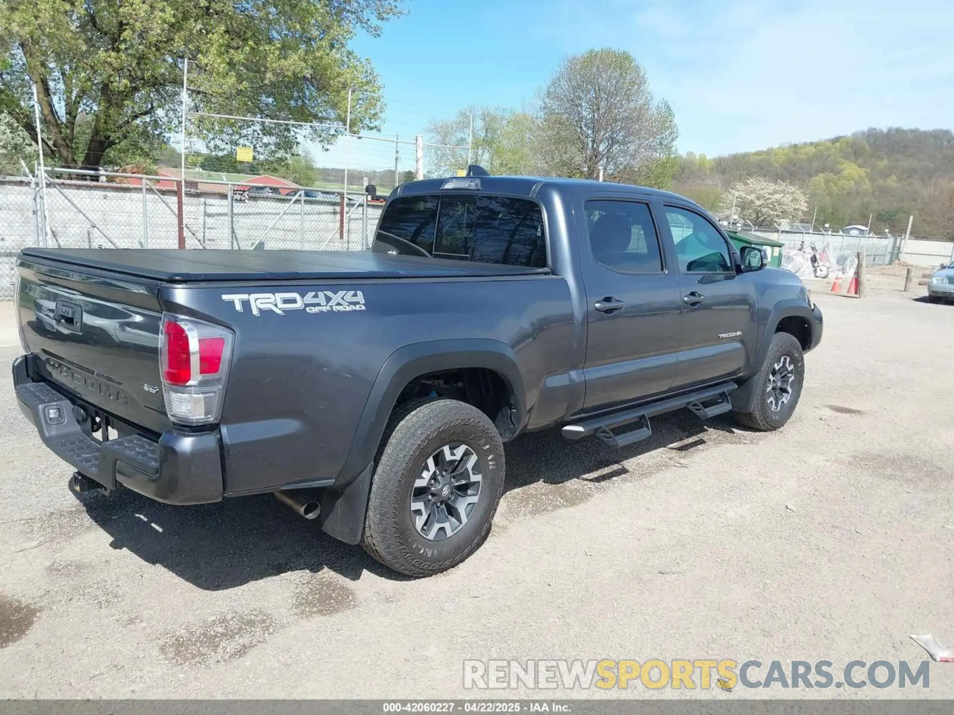 4 Photograph of a damaged car 3TMDZ5BN7NM140340 TOYOTA TACOMA 2022
