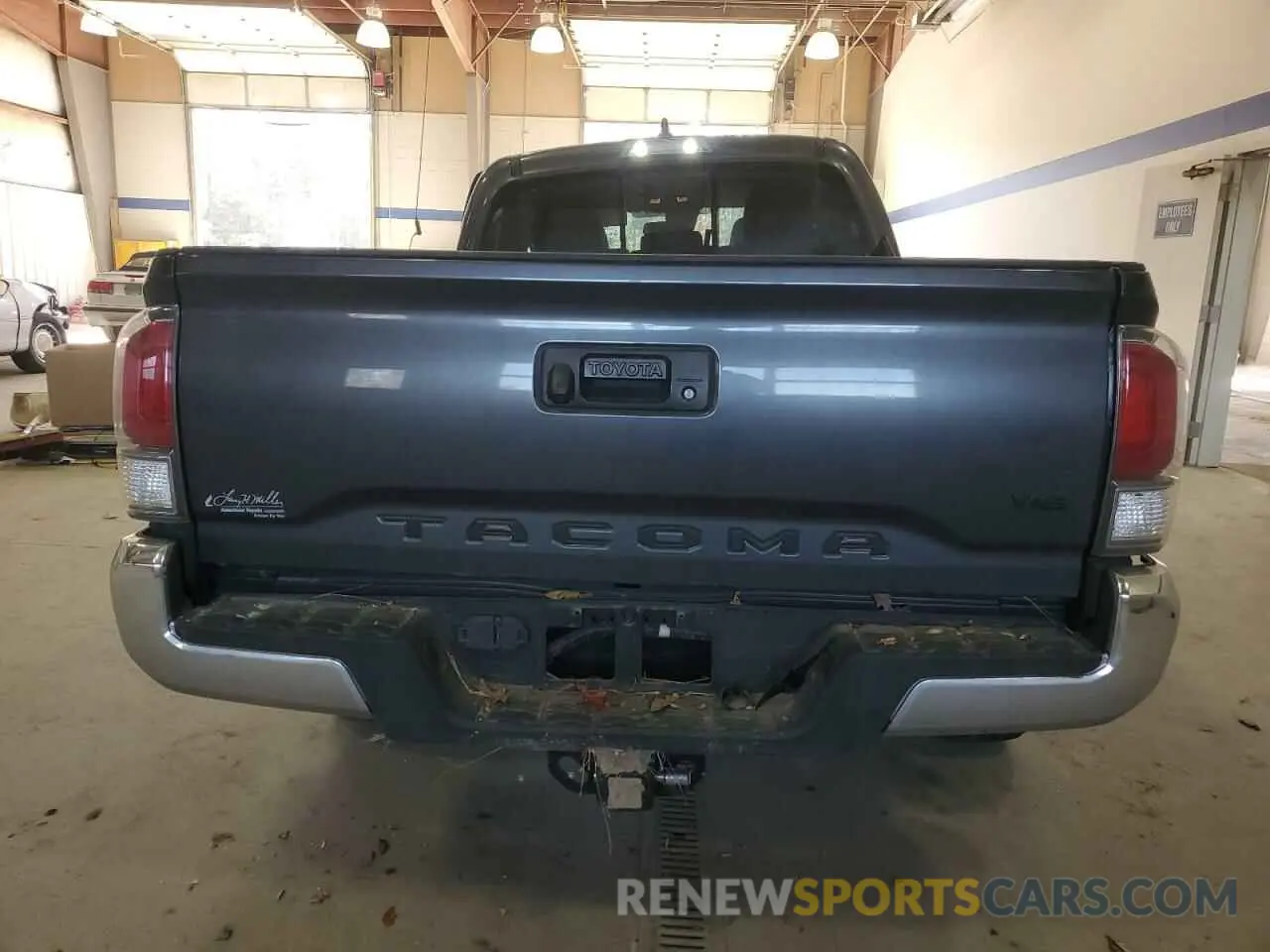 6 Photograph of a damaged car 3TMDZ5BN8NM135728 TOYOTA TACOMA 2022
