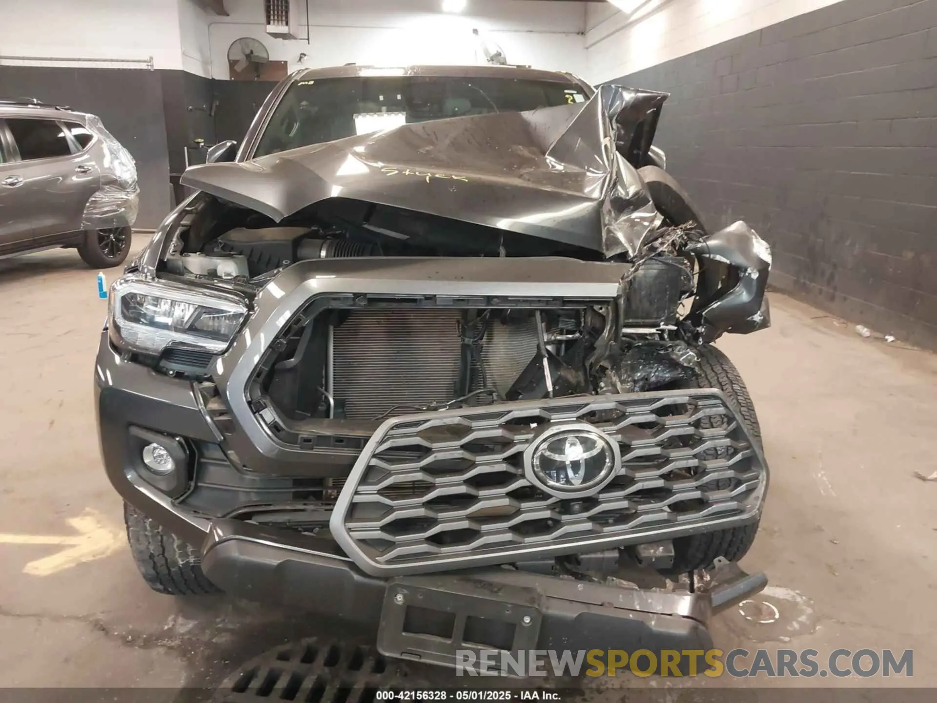 12 Photograph of a damaged car 3TMDZ5BN8NM138936 TOYOTA TACOMA 2022