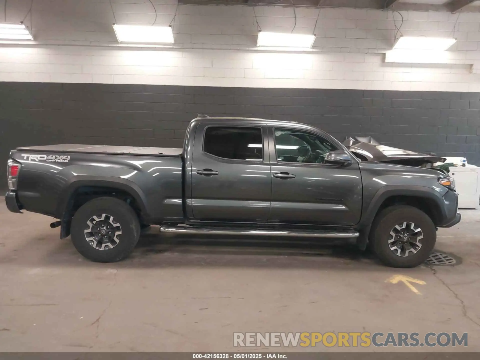 13 Photograph of a damaged car 3TMDZ5BN8NM138936 TOYOTA TACOMA 2022