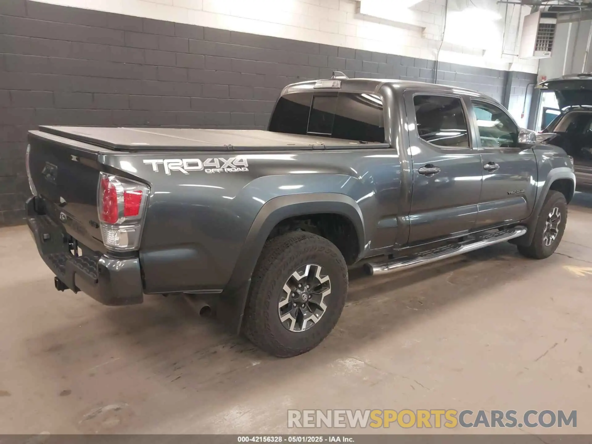 4 Photograph of a damaged car 3TMDZ5BN8NM138936 TOYOTA TACOMA 2022