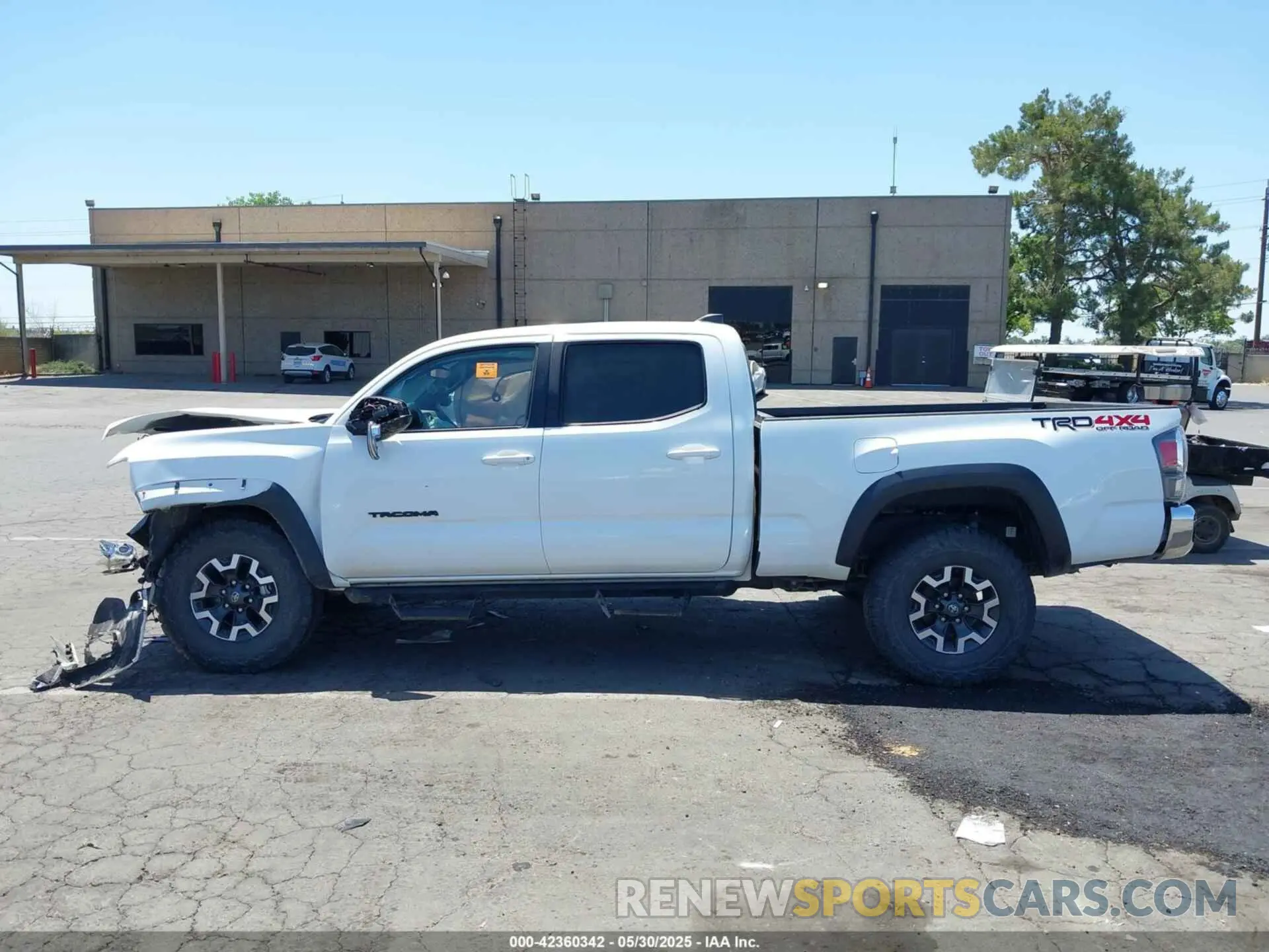 14 Photograph of a damaged car 3TMDZ5BN9NM130697 TOYOTA TACOMA 2022
