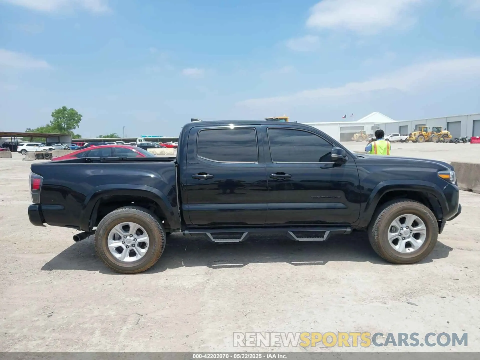 13 Photograph of a damaged car 3TMEZ5CN0NM173523 TOYOTA TACOMA 2022