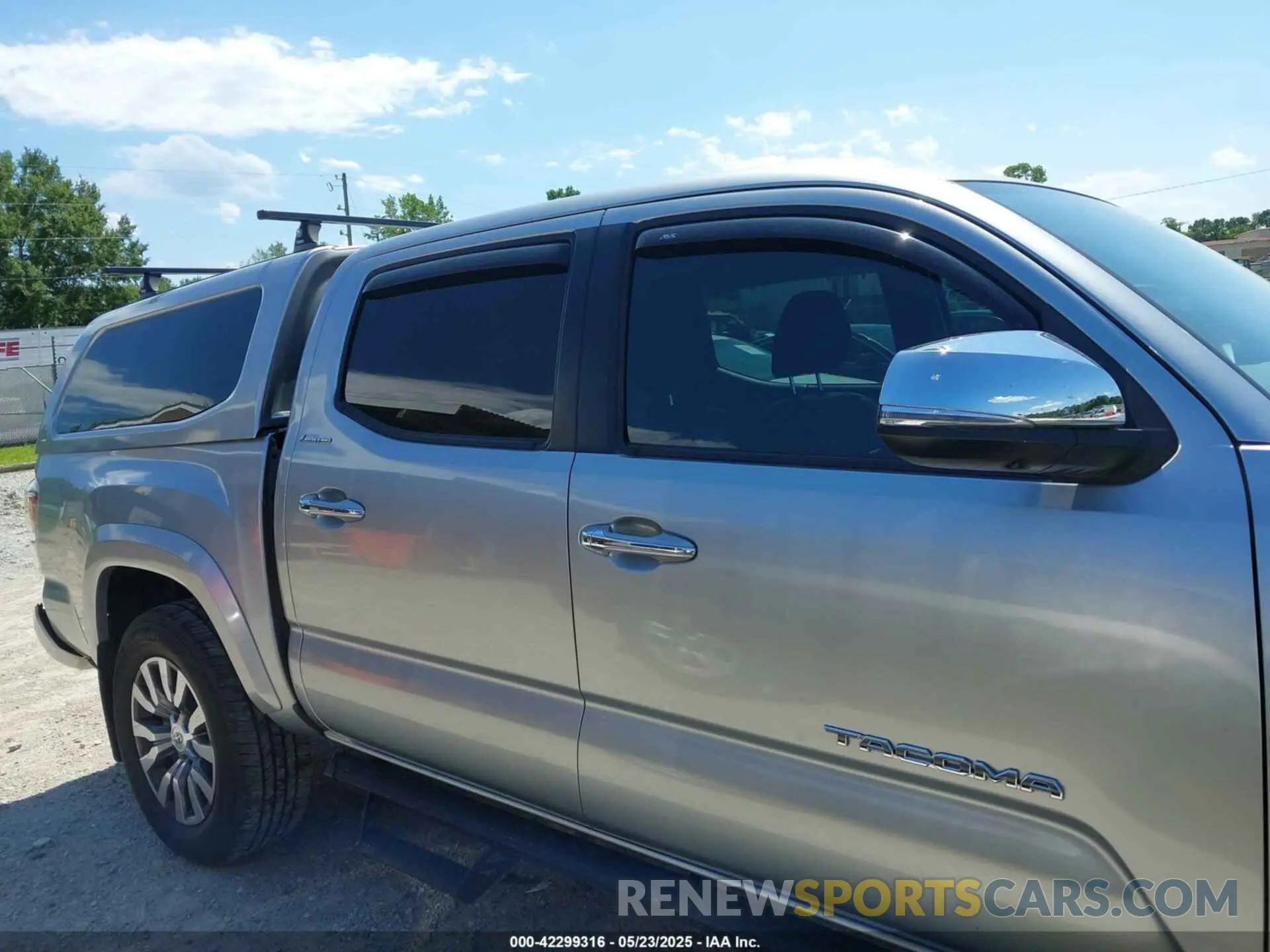 13 Photograph of a damaged car 3TMGZ5AN1NM521518 TOYOTA TACOMA 2022