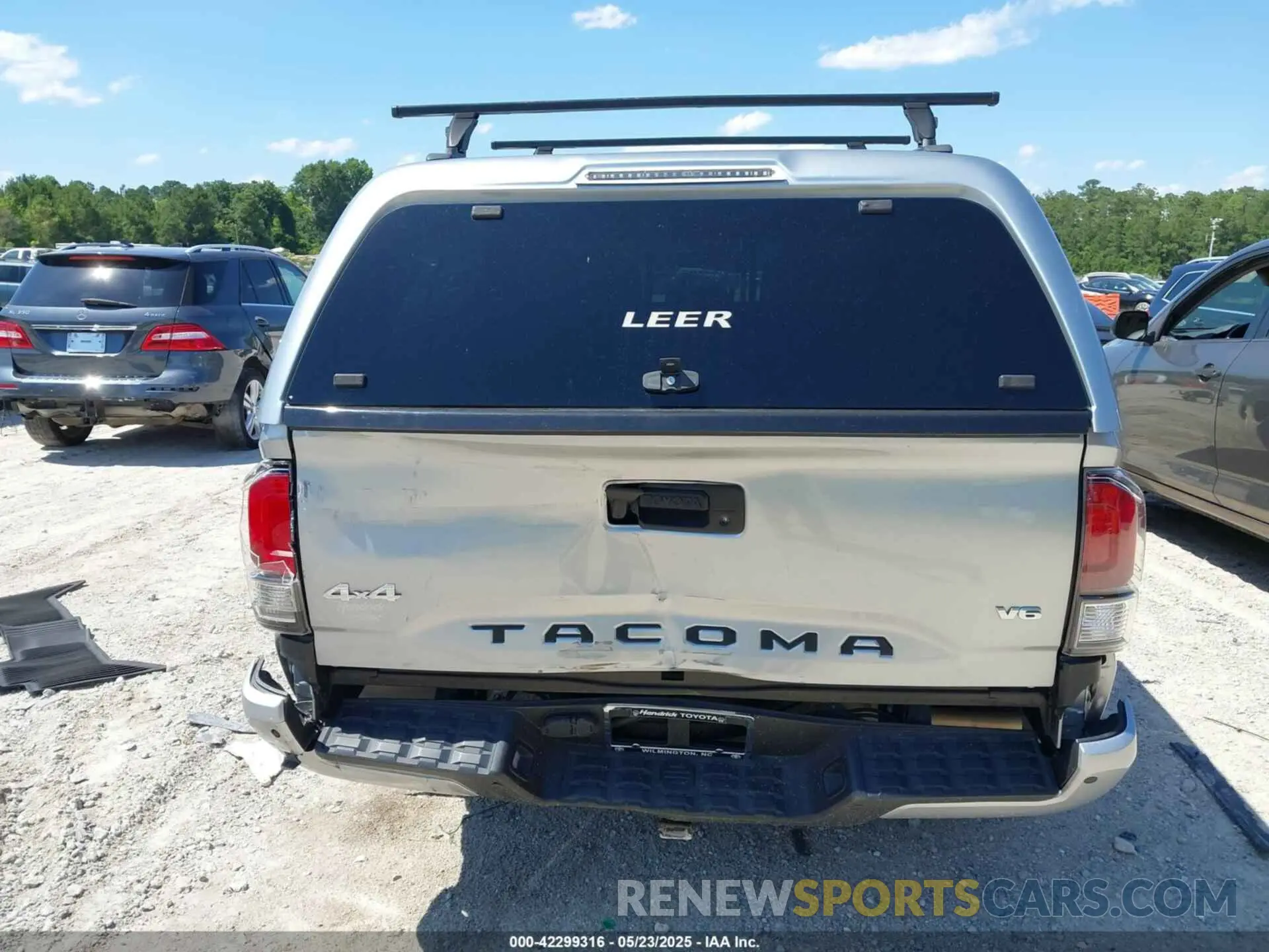 16 Photograph of a damaged car 3TMGZ5AN1NM521518 TOYOTA TACOMA 2022