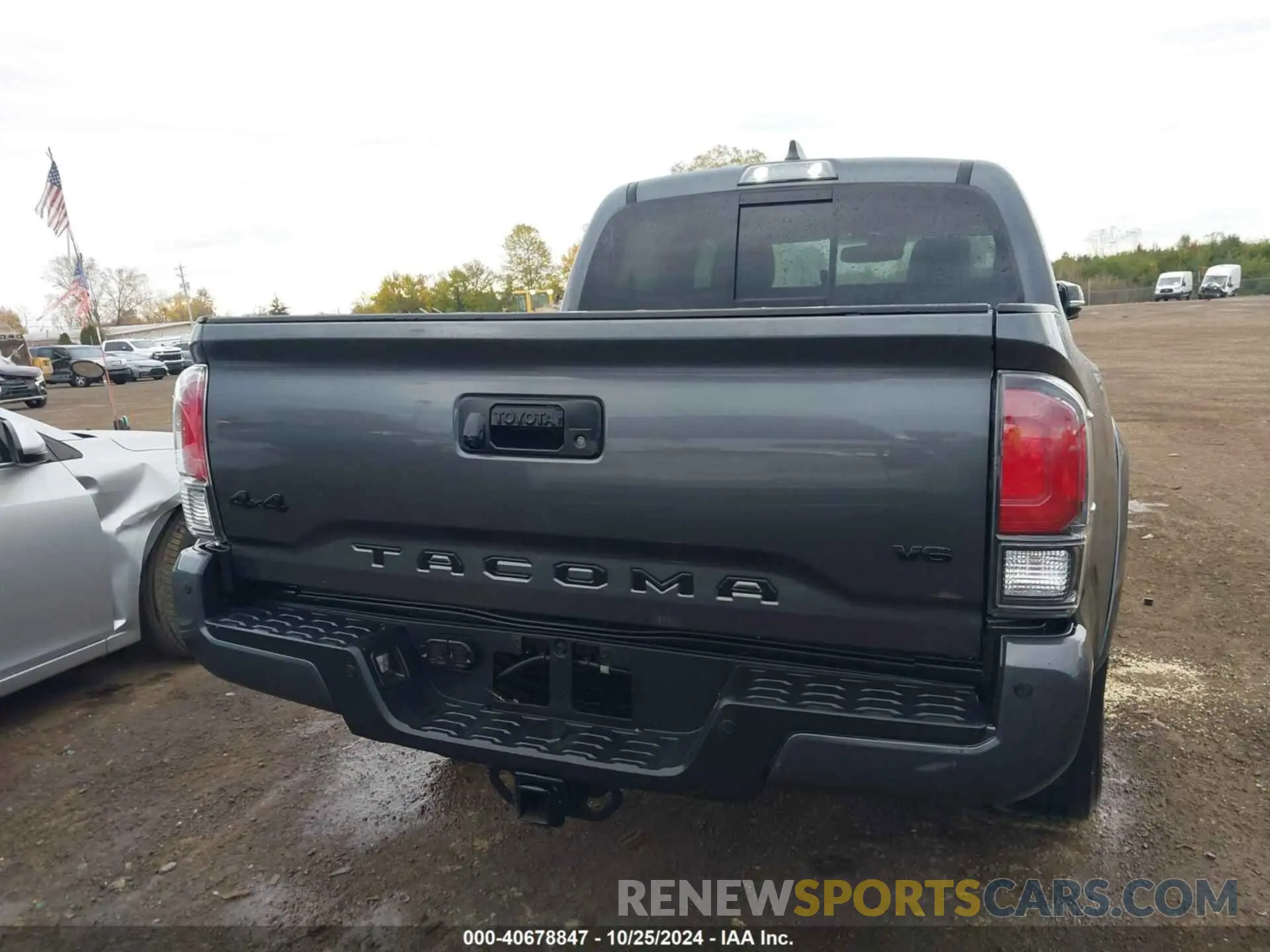 17 Photograph of a damaged car 3TMGZ5AN5NM464644 TOYOTA TACOMA 2022