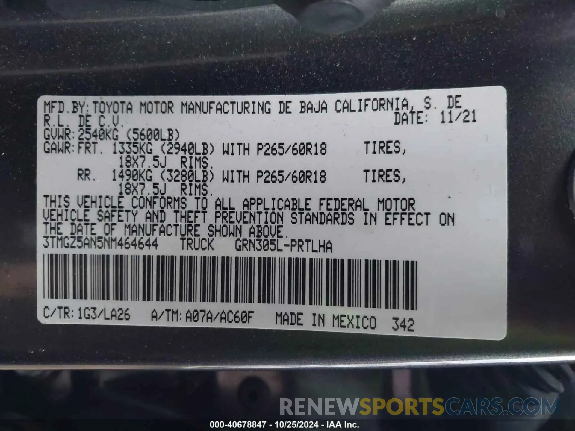 9 Photograph of a damaged car 3TMGZ5AN5NM464644 TOYOTA TACOMA 2022