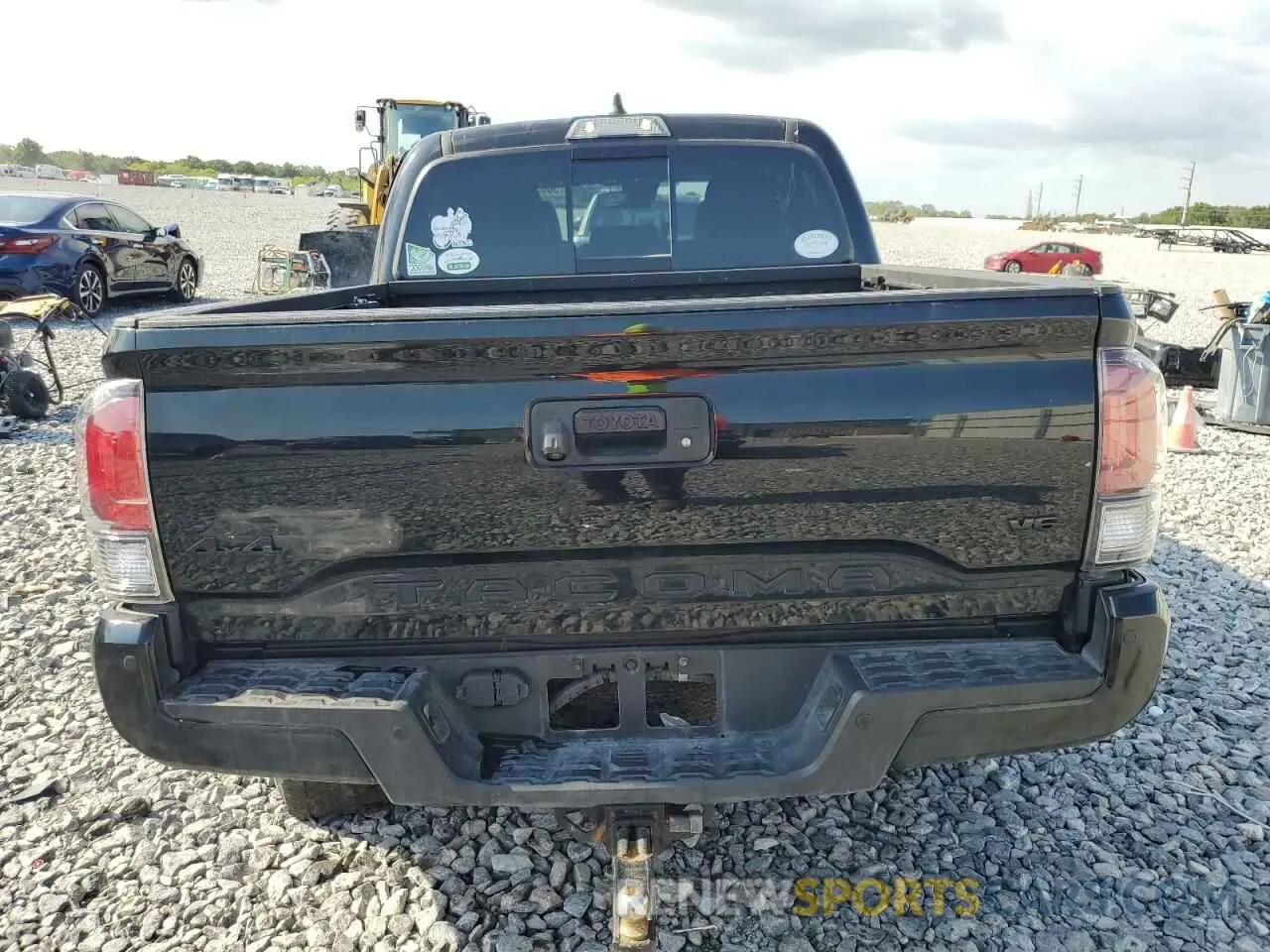 6 Photograph of a damaged car 3TMGZ5AN8NM506451 TOYOTA TACOMA 2022