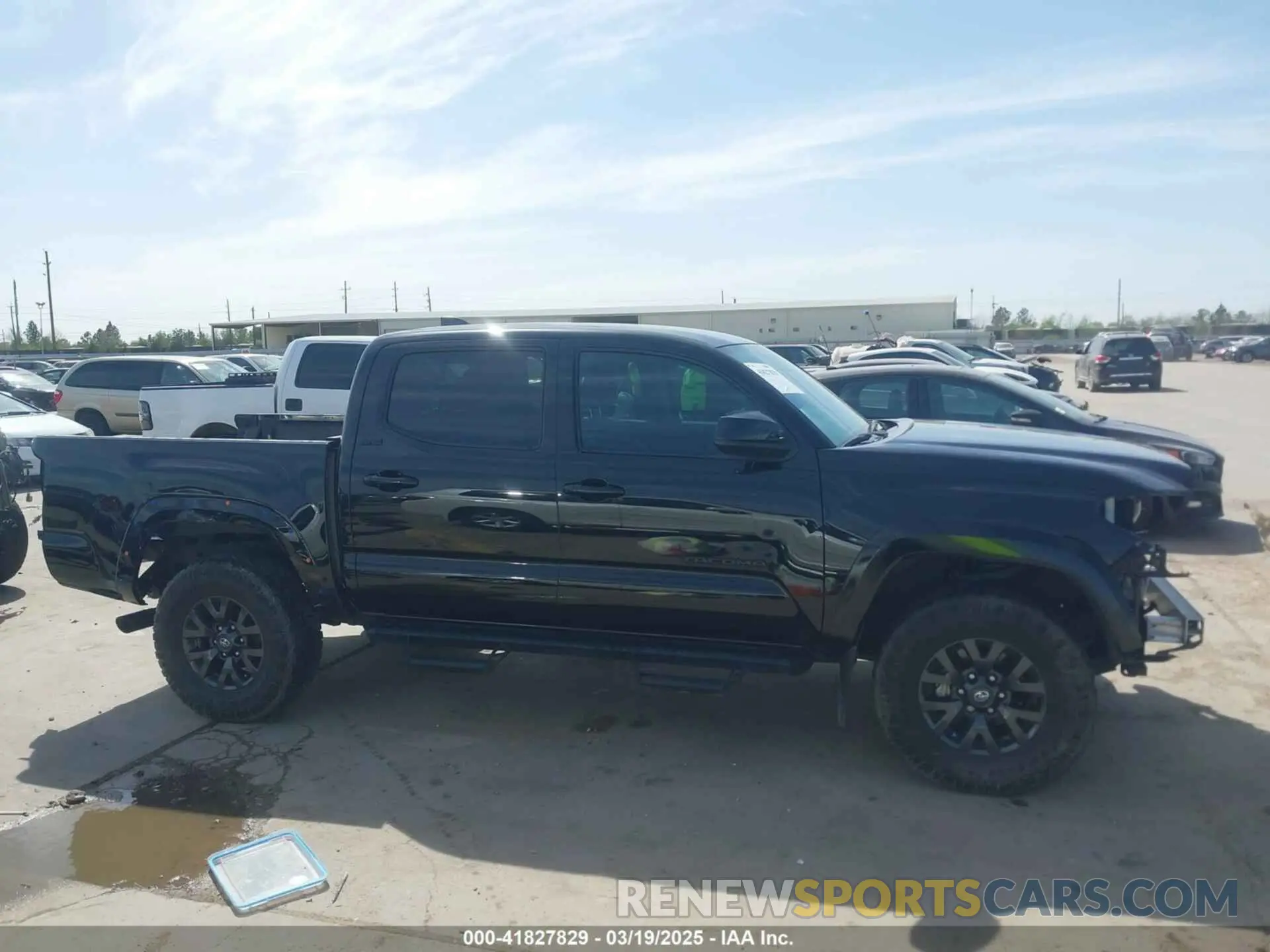 14 Photograph of a damaged car 3TYAX5GN0NT057032 TOYOTA TACOMA 2022