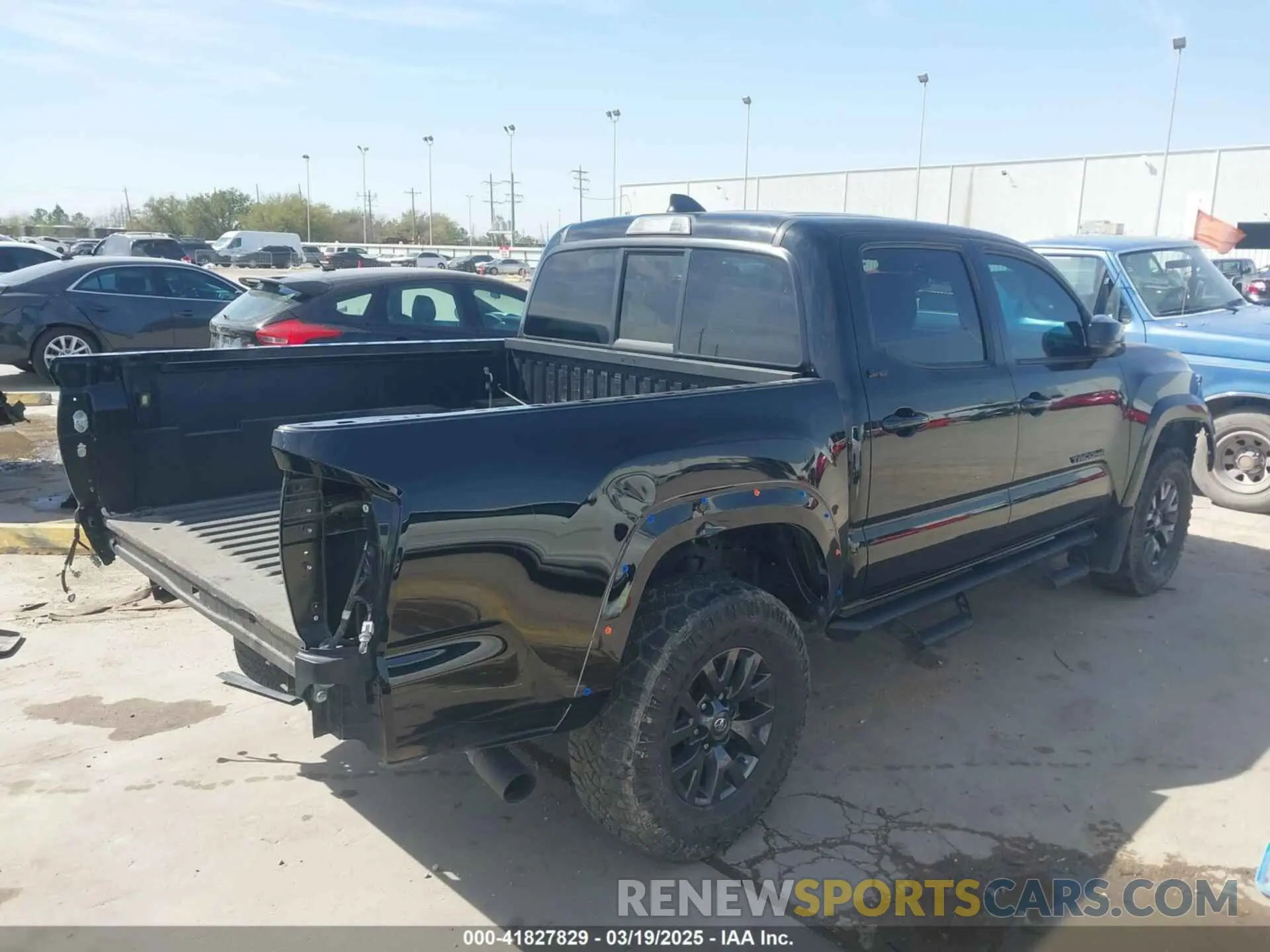 4 Photograph of a damaged car 3TYAX5GN0NT057032 TOYOTA TACOMA 2022