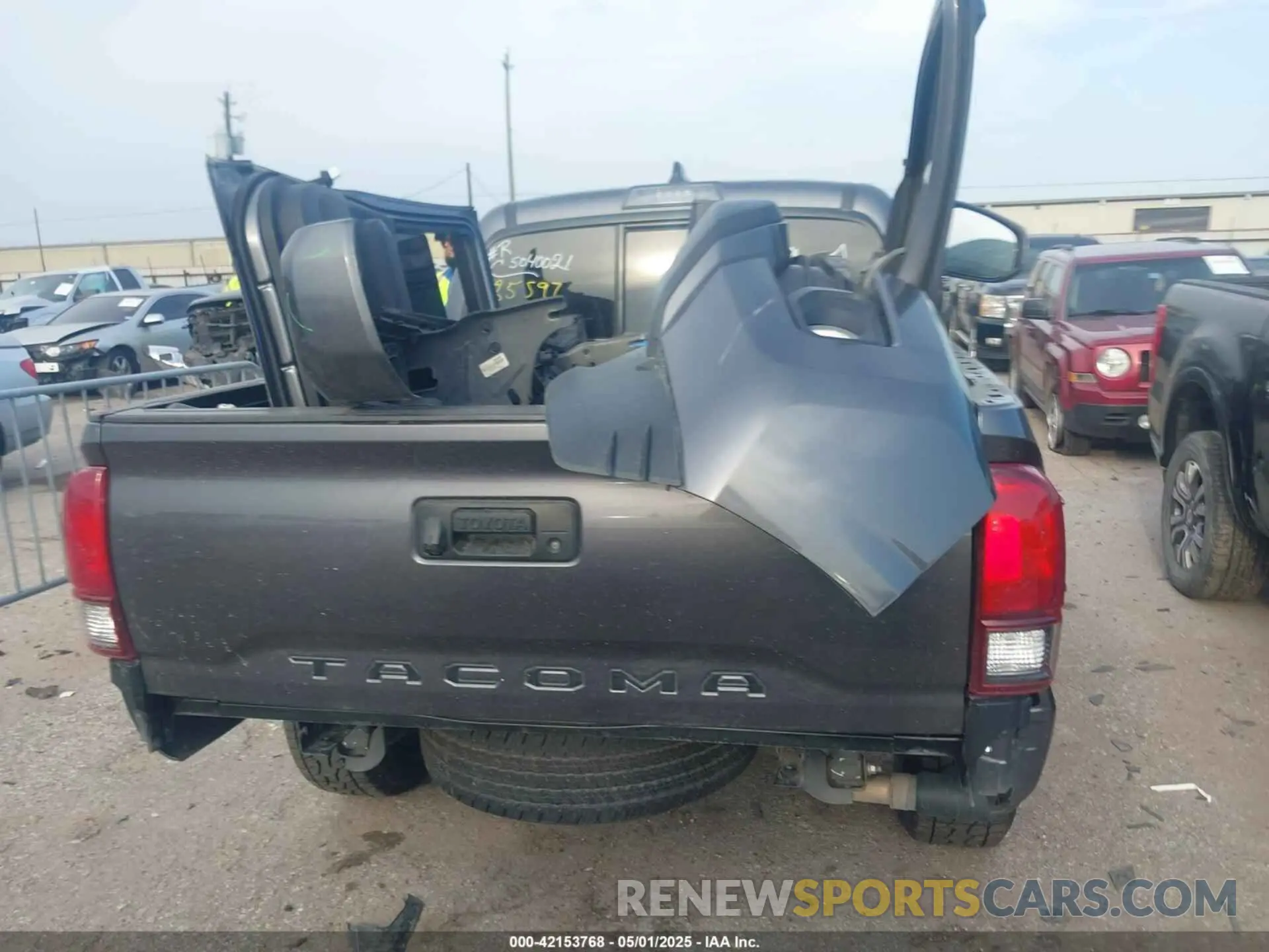 16 Photograph of a damaged car 3TYAX5GN1NT065687 TOYOTA TACOMA 2022
