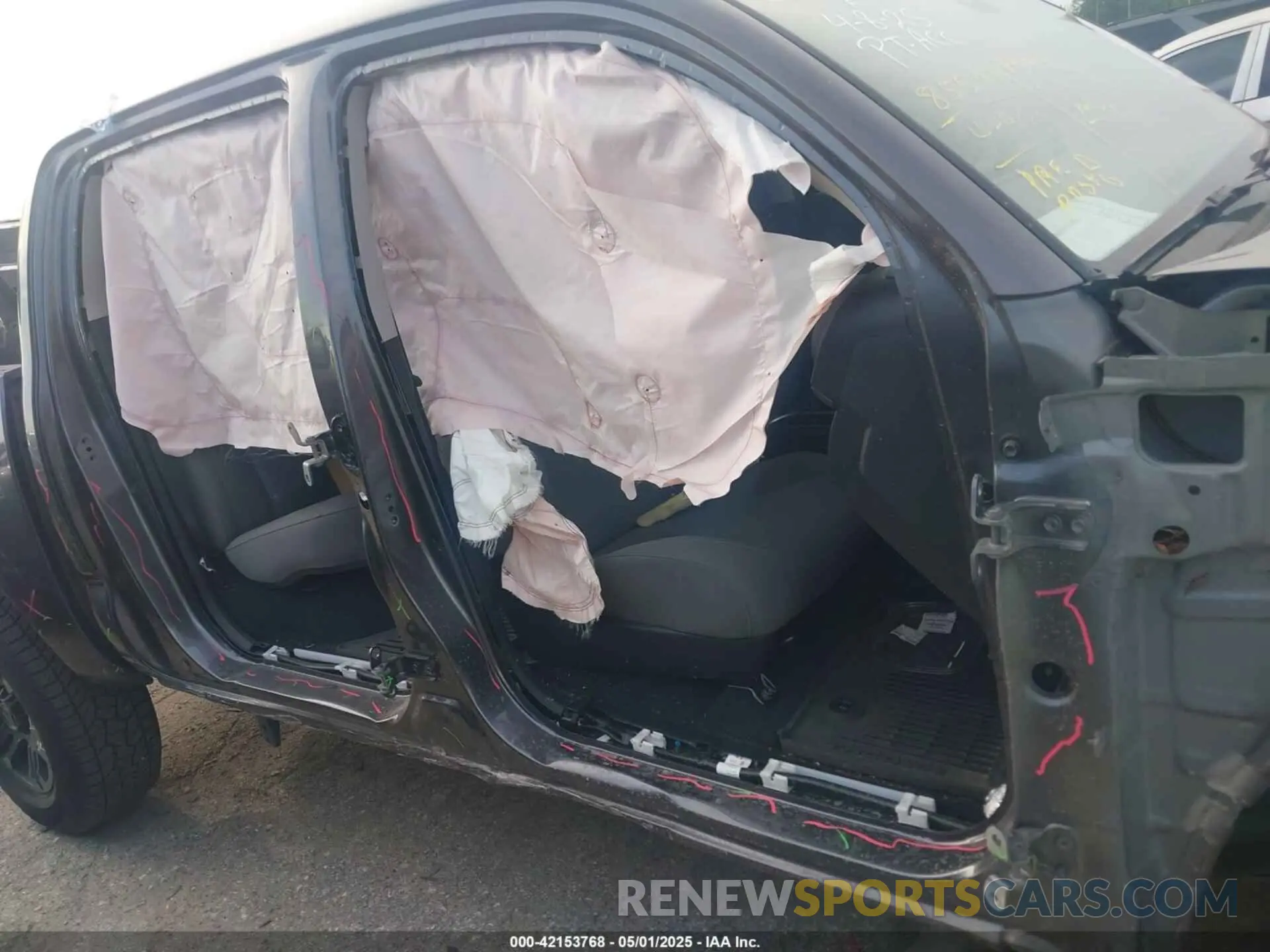 17 Photograph of a damaged car 3TYAX5GN1NT065687 TOYOTA TACOMA 2022