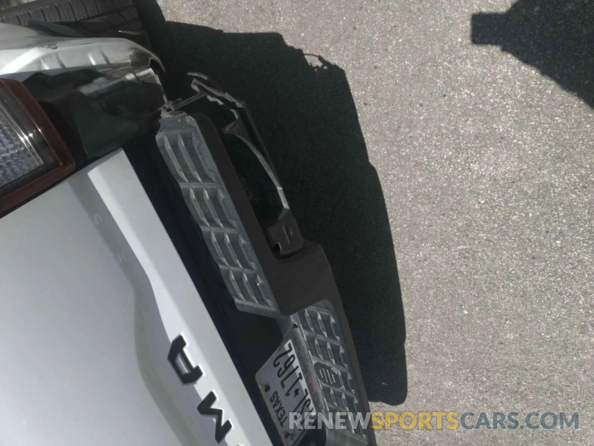 17 Photograph of a damaged car 3TYAX5GN3NT040306 TOYOTA TACOMA 2022