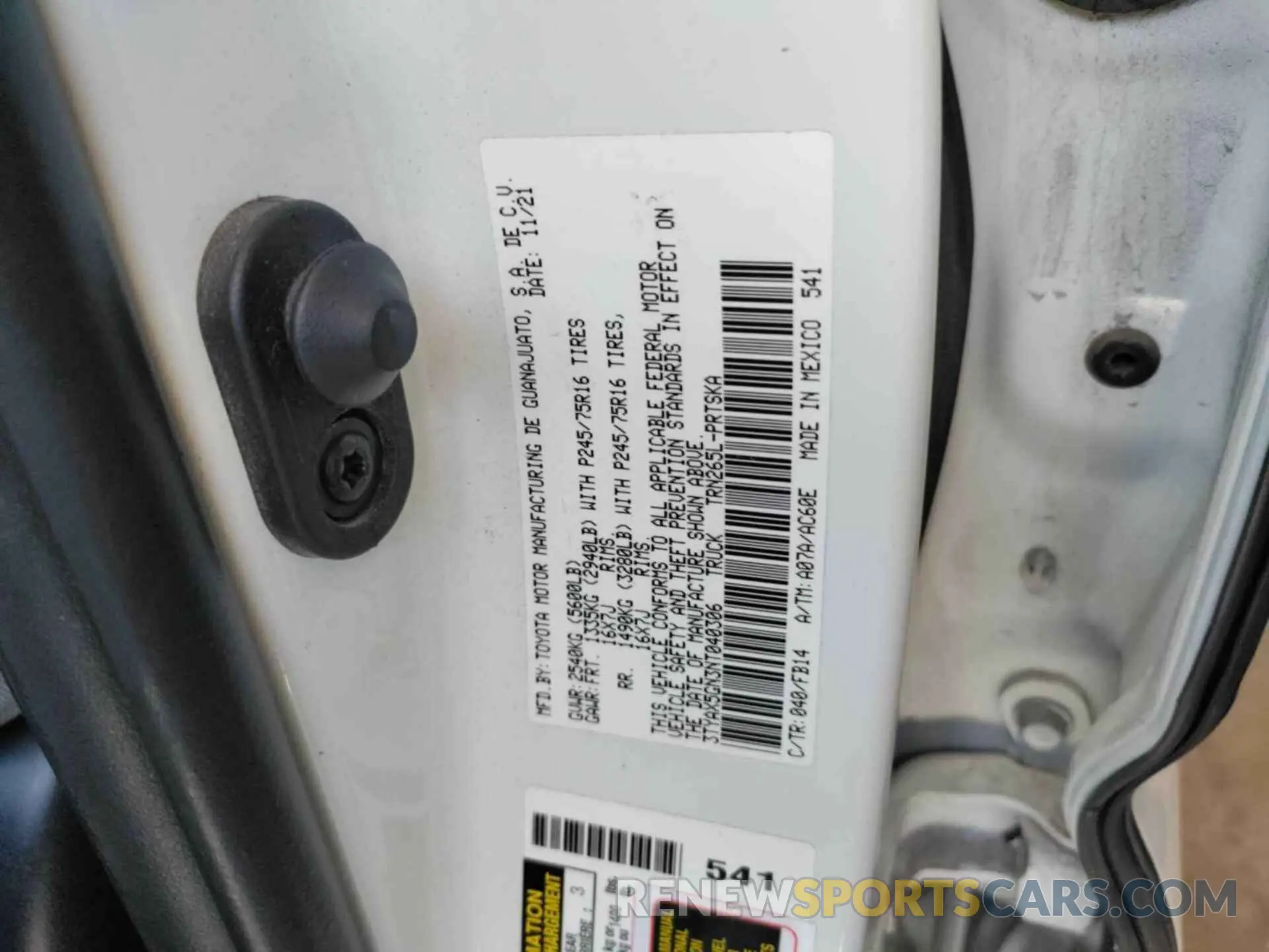 21 Photograph of a damaged car 3TYAX5GN3NT040306 TOYOTA TACOMA 2022