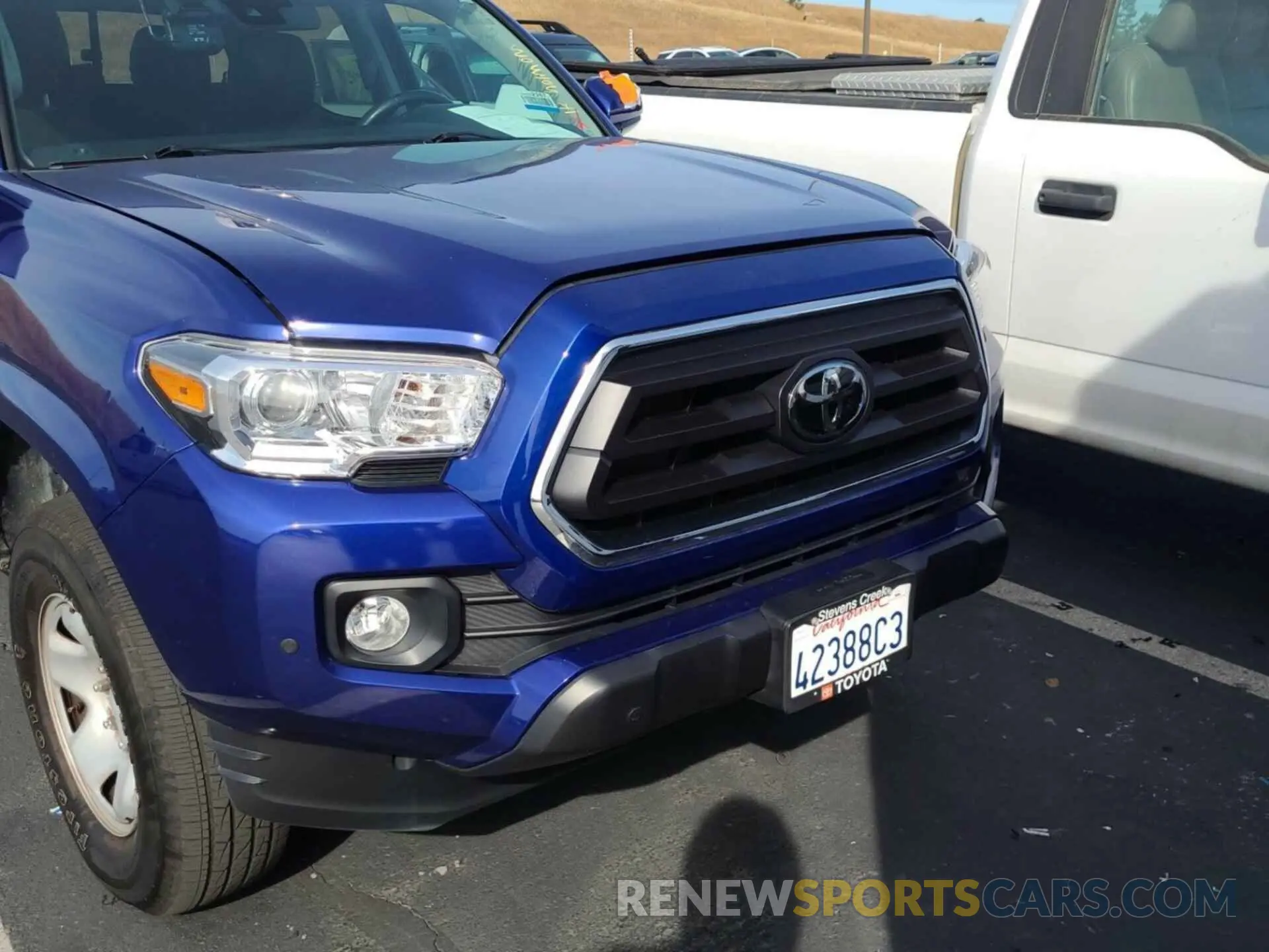 33 Photograph of a damaged car 3TYAX5GN3NT054495 TOYOTA TACOMA 2022