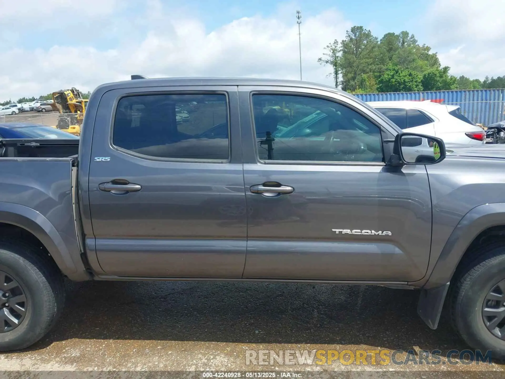13 Photograph of a damaged car 3TYAX5GN4NT041089 TOYOTA TACOMA 2022