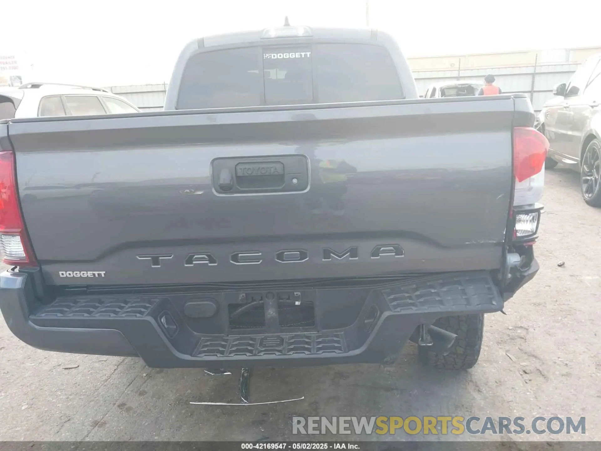 16 Photograph of a damaged car 3TYAX5GN5NT037312 TOYOTA TACOMA 2022