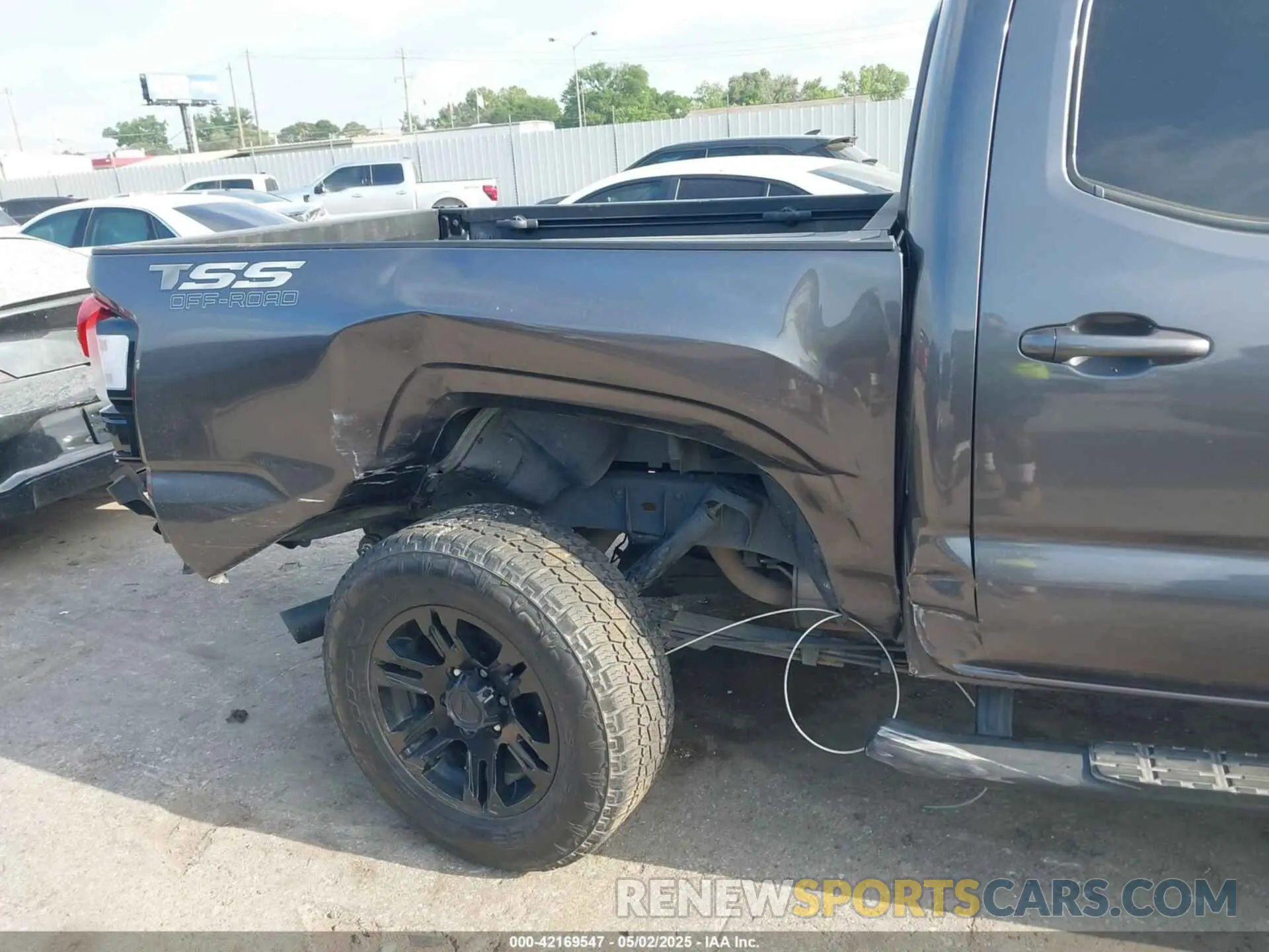 6 Photograph of a damaged car 3TYAX5GN5NT037312 TOYOTA TACOMA 2022