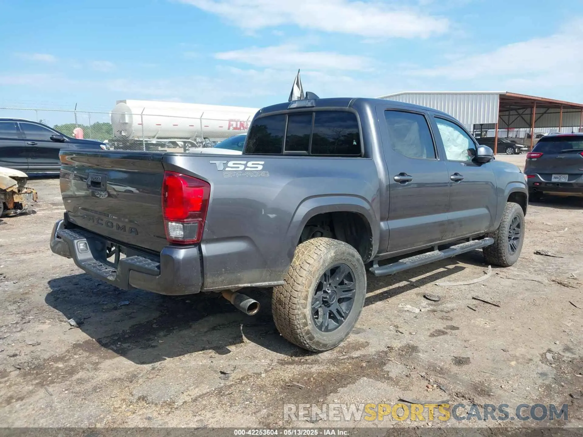 4 Photograph of a damaged car 3TYAX5GN5NT046897 TOYOTA TACOMA 2022
