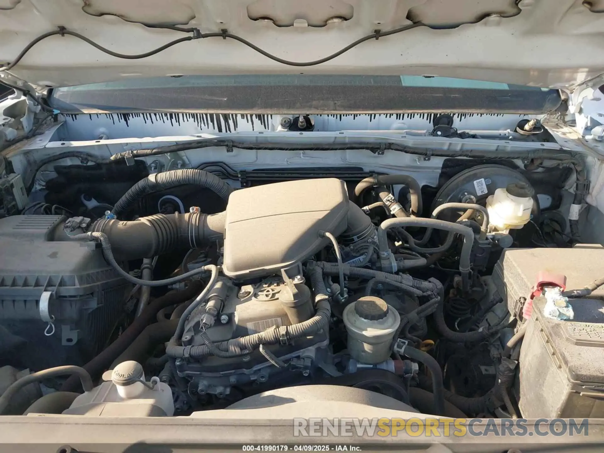 10 Photograph of a damaged car 3TYAX5GN6NT057732 TOYOTA TACOMA 2022