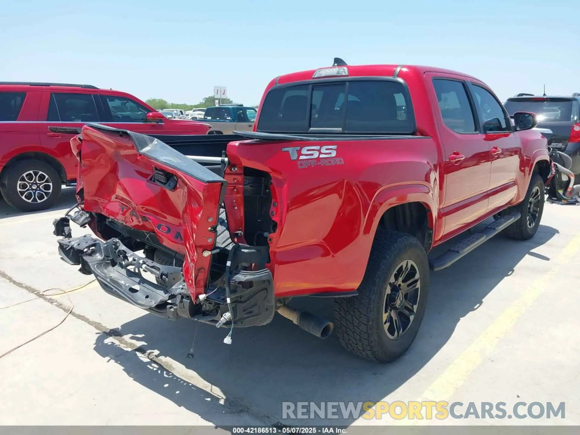 4 Photograph of a damaged car 3TYAX5GN6NT060646 TOYOTA TACOMA 2022