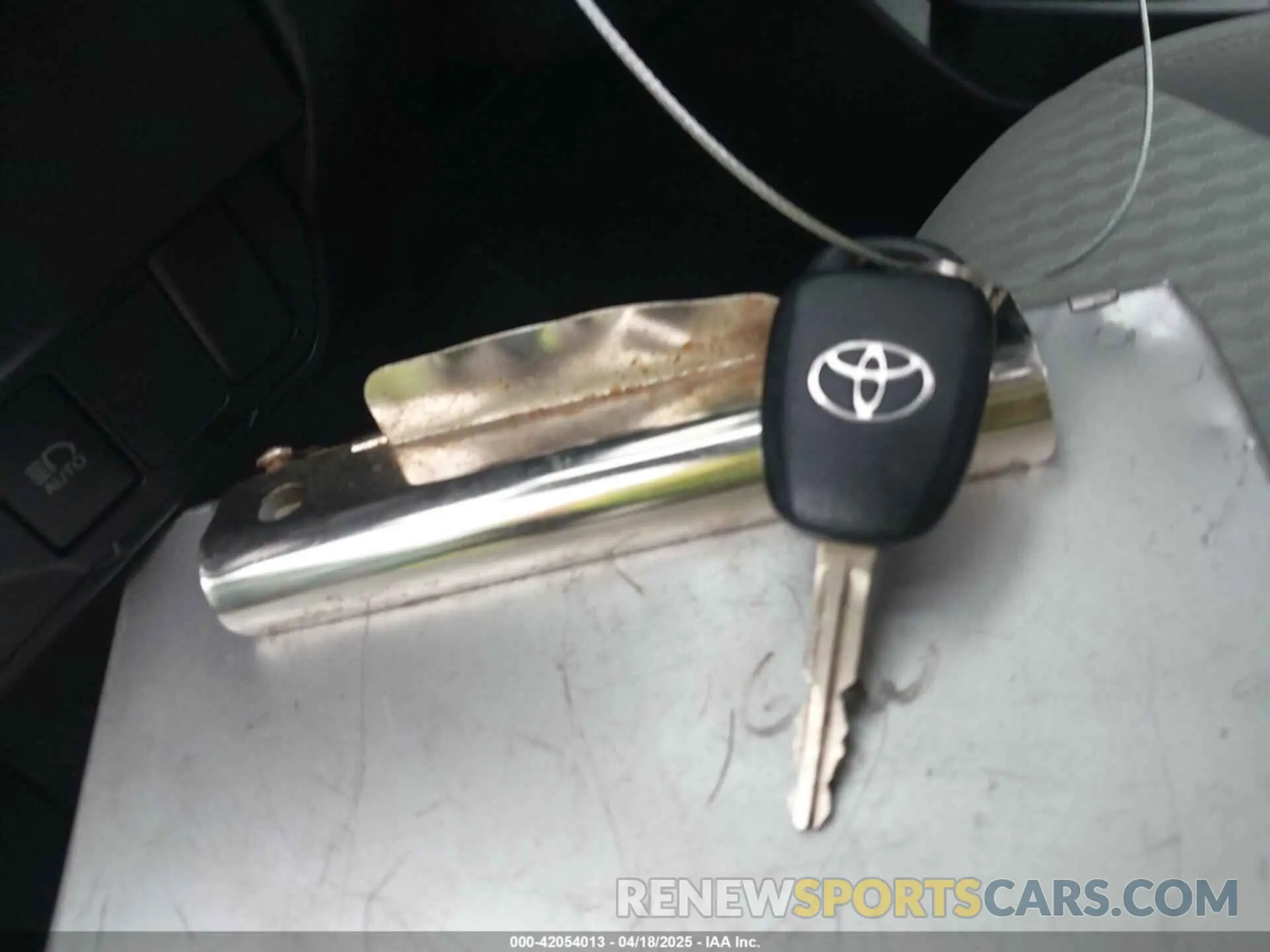 11 Photograph of a damaged car 3TYAX5GN7NT057190 TOYOTA TACOMA 2022