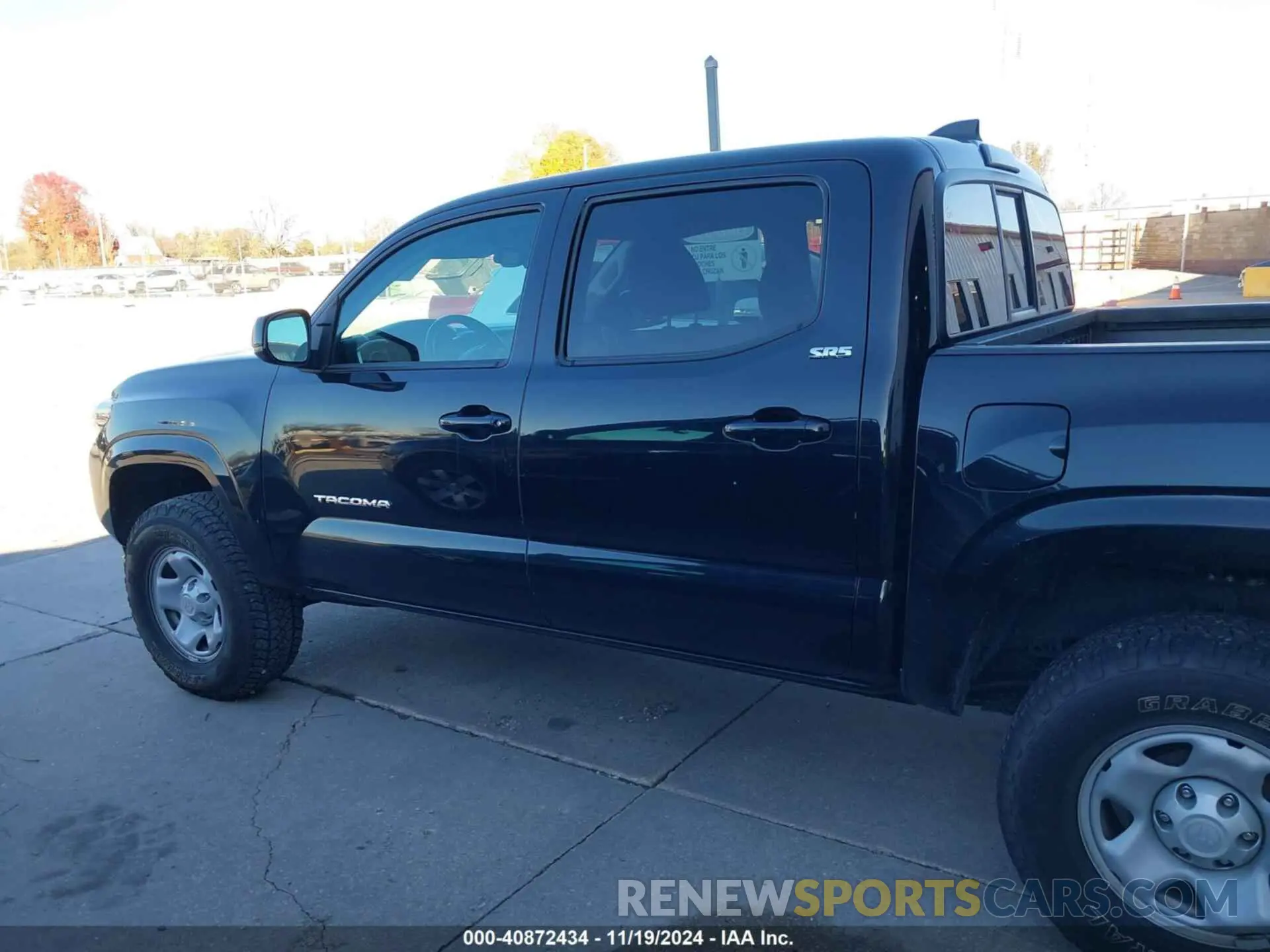 14 Photograph of a damaged car 3TYAX5GN9NT048572 TOYOTA TACOMA 2022