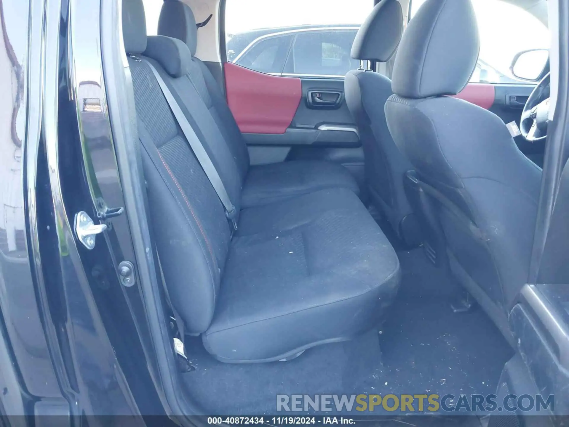 8 Photograph of a damaged car 3TYAX5GN9NT048572 TOYOTA TACOMA 2022