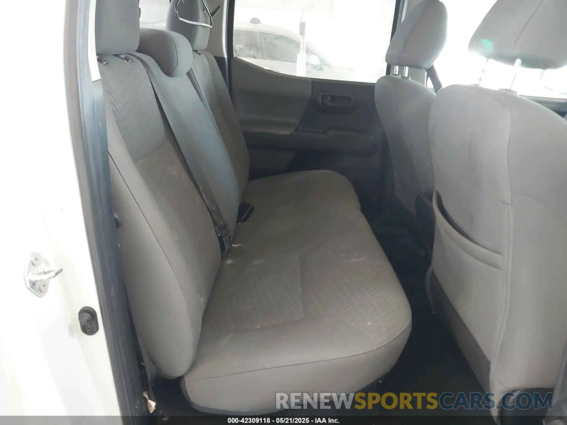 8 Photograph of a damaged car 3TYAX5GNXNT041663 TOYOTA TACOMA 2022