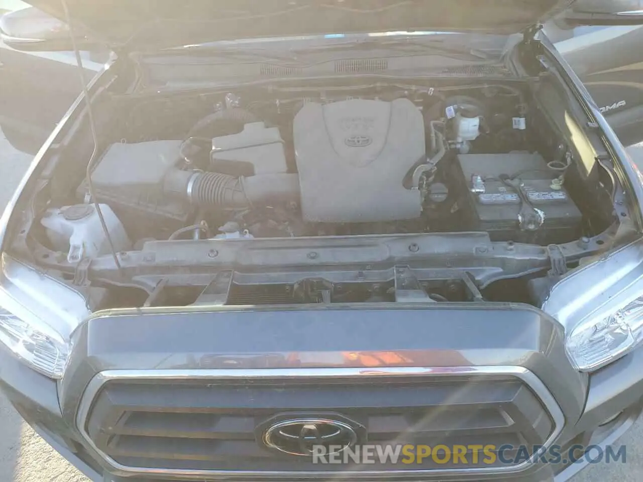 12 Photograph of a damaged car 3TYAZ5CN2NT016112 TOYOTA TACOMA 2022