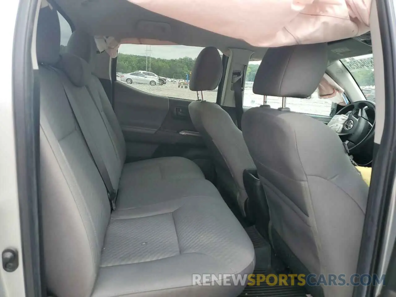 10 Photograph of a damaged car 3TYAZ5CN3NT023439 TOYOTA TACOMA 2022